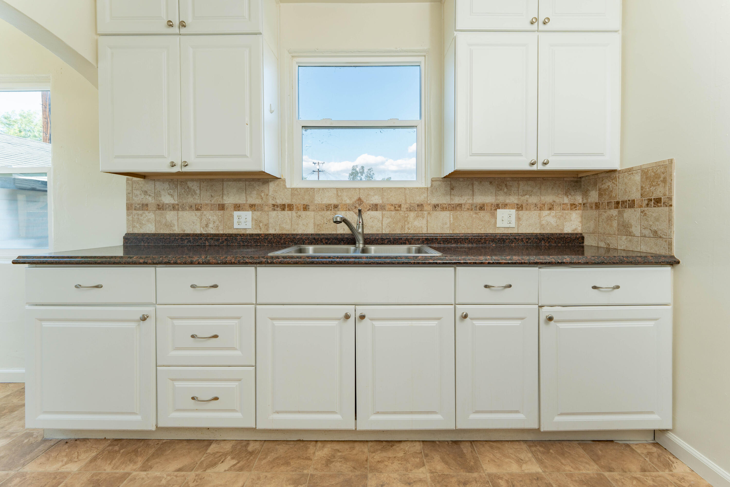 504 W Bush St, Lemoore, CA 93245