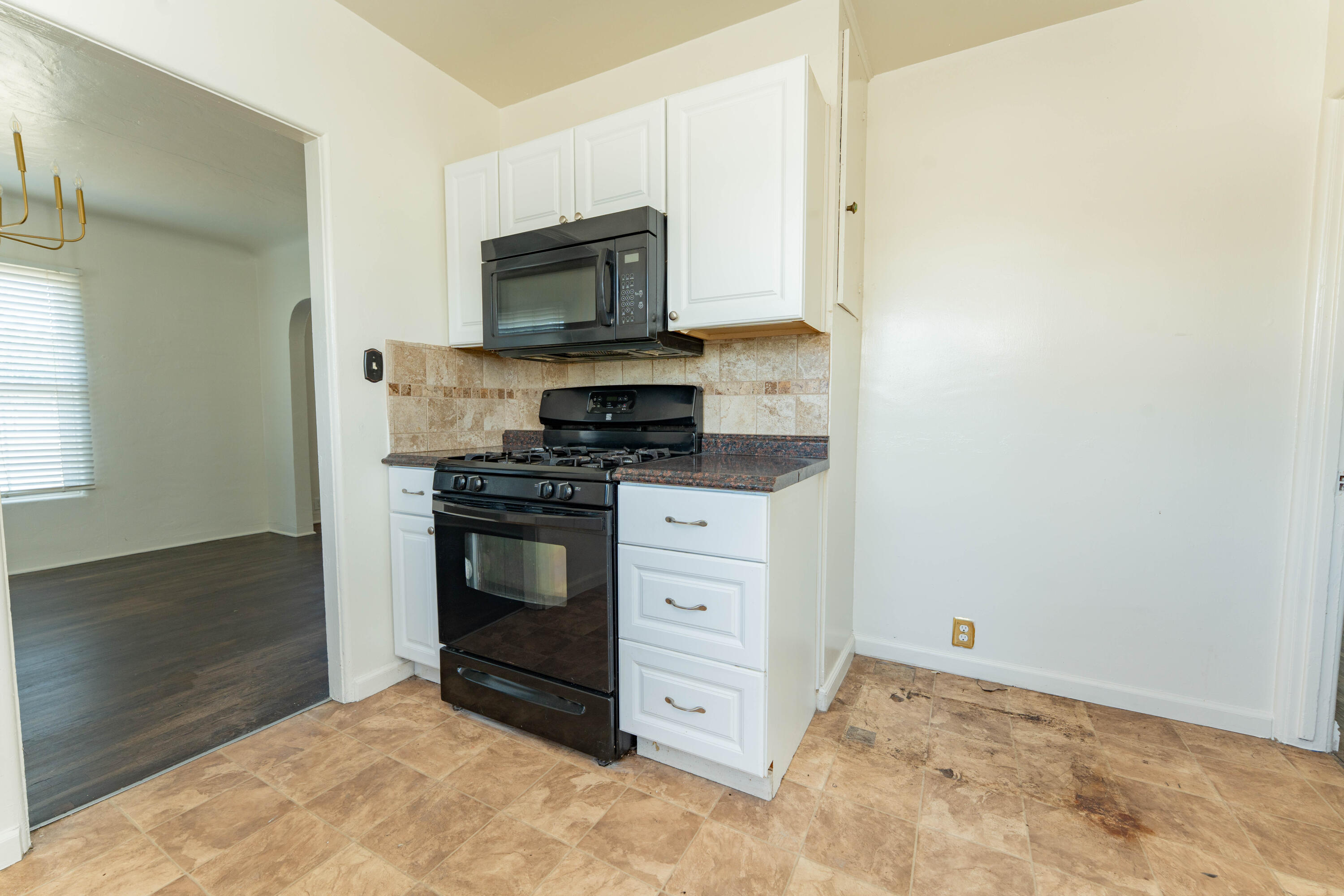 504 W Bush St, Lemoore, CA 93245