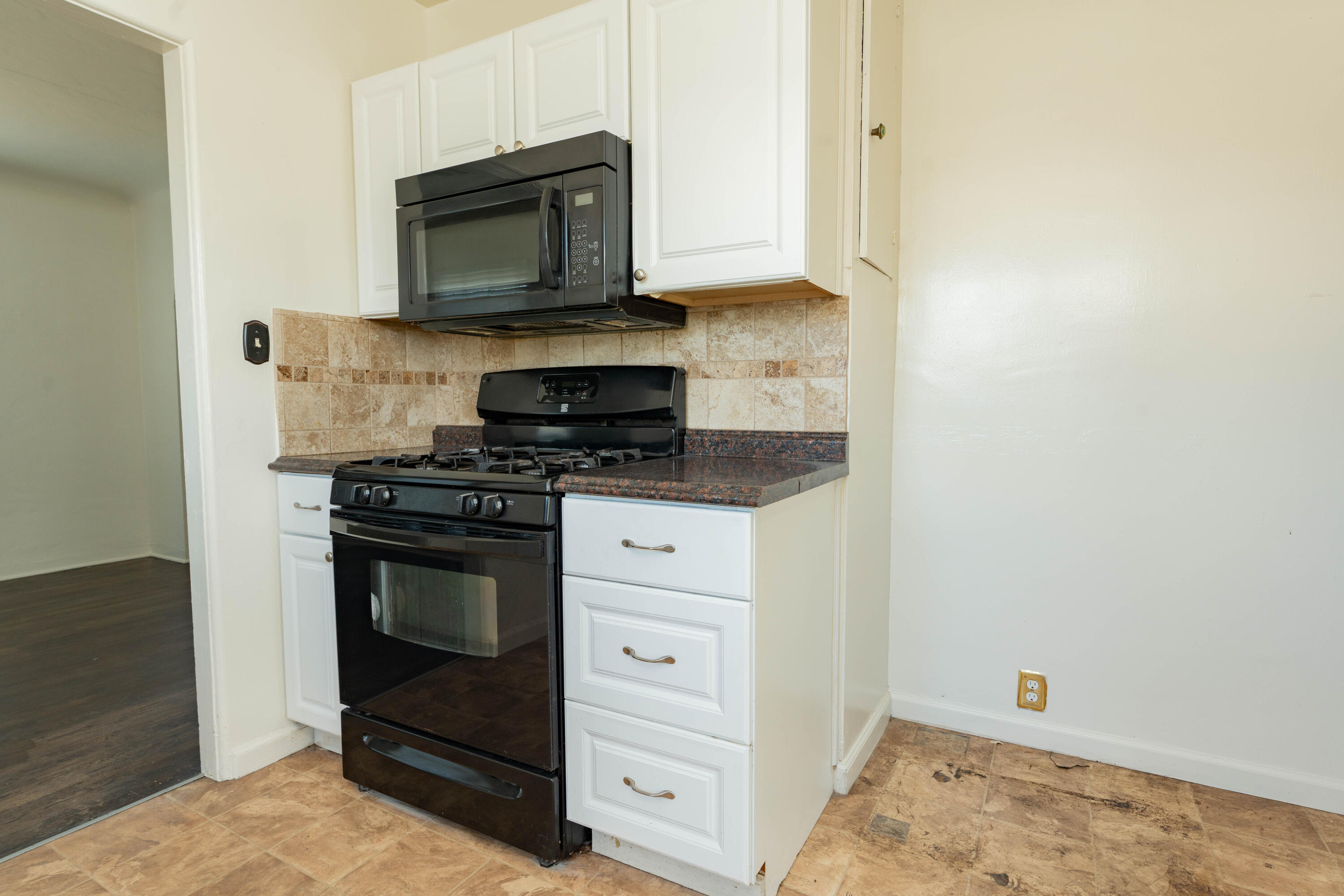 504 W Bush St, Lemoore, CA 93245