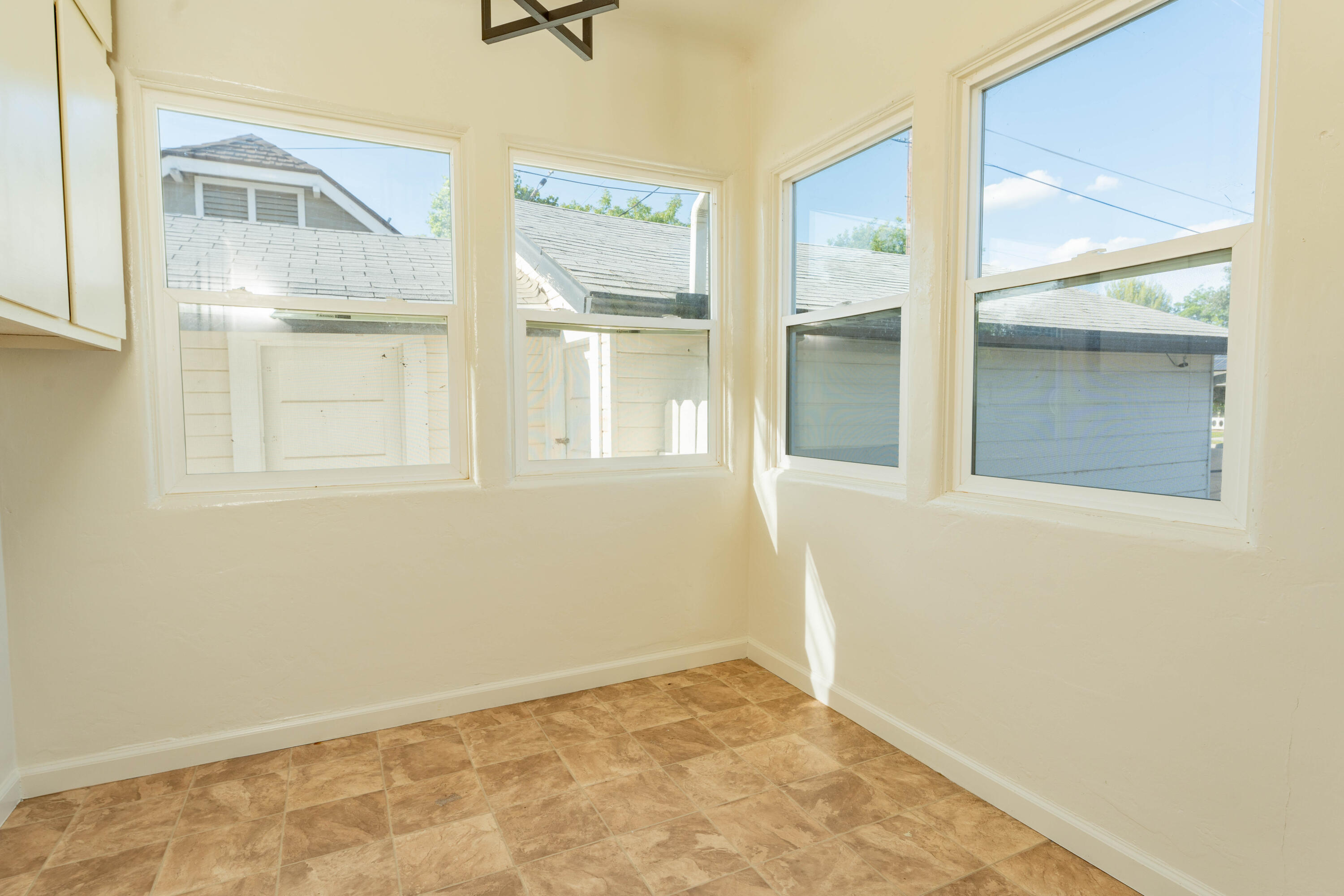 504 W Bush St, Lemoore, CA 93245