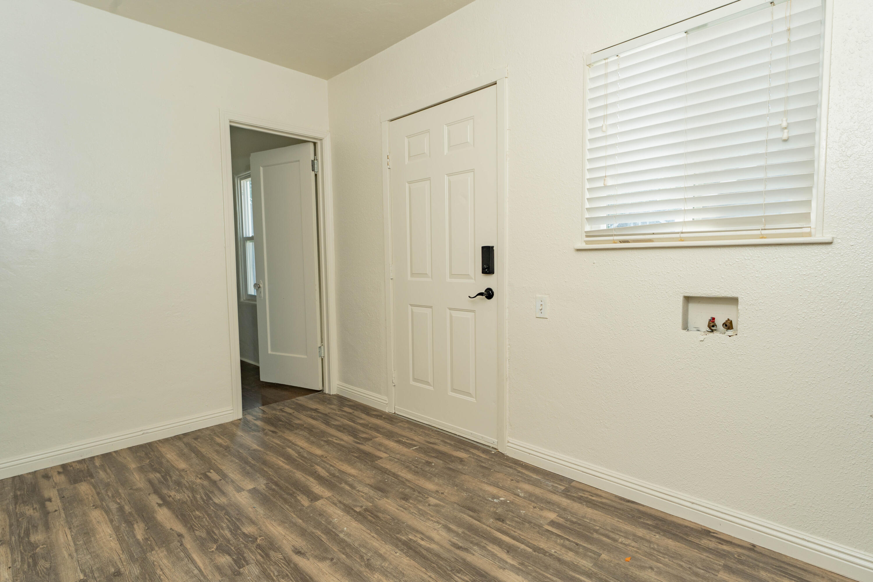 504 W Bush St, Lemoore, CA 93245