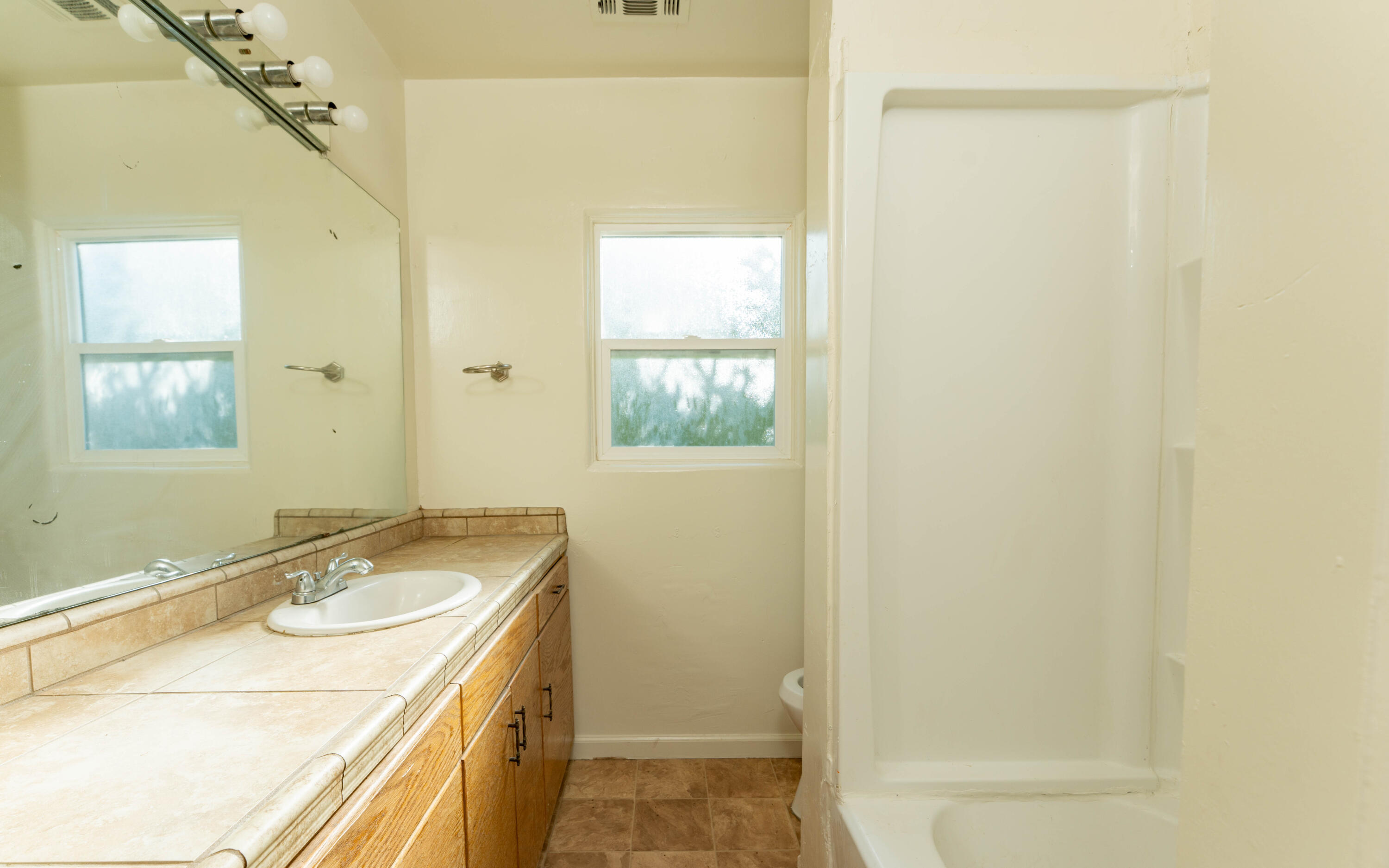504 W Bush St, Lemoore, CA 93245
