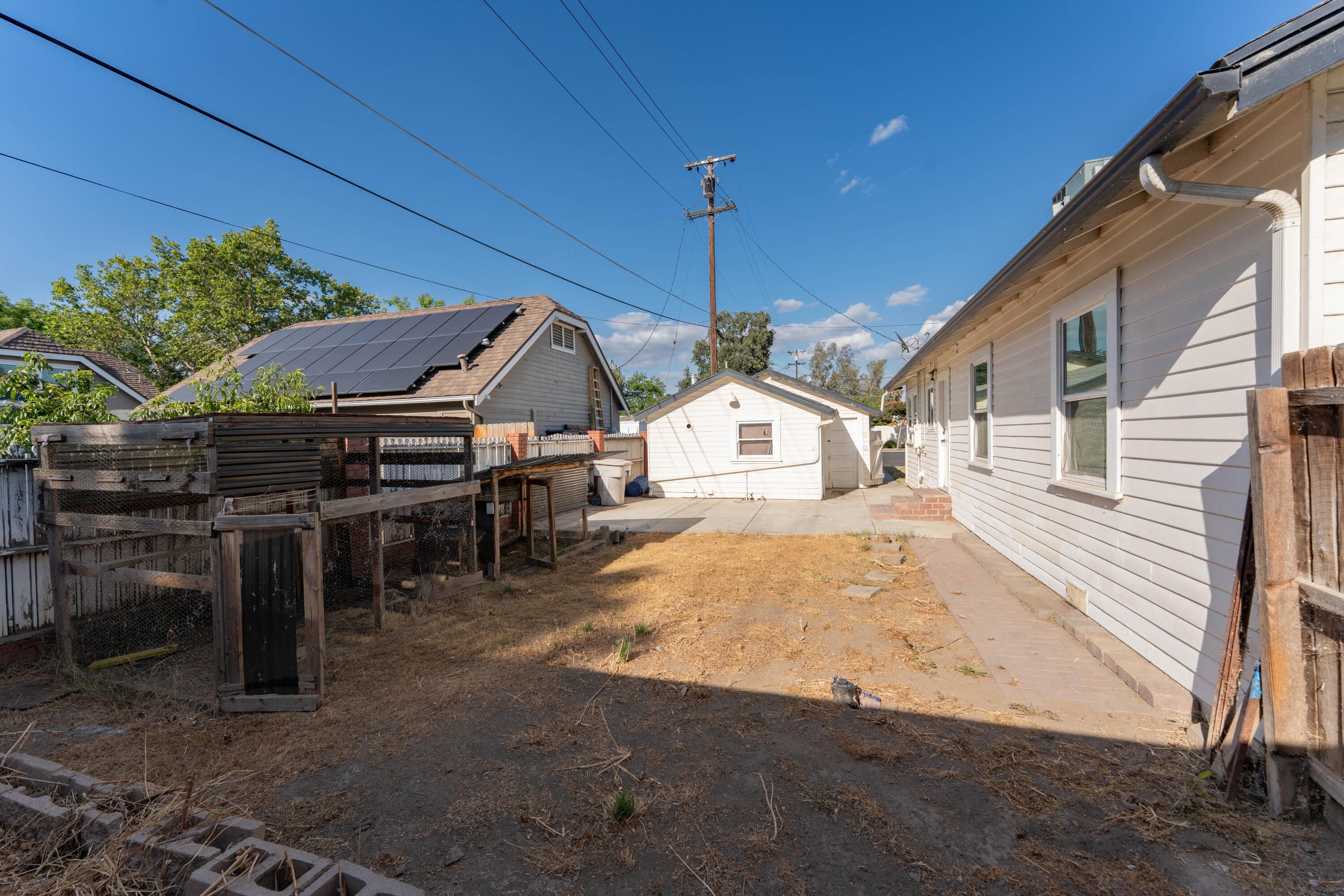 504 W Bush St, Lemoore, CA 93245