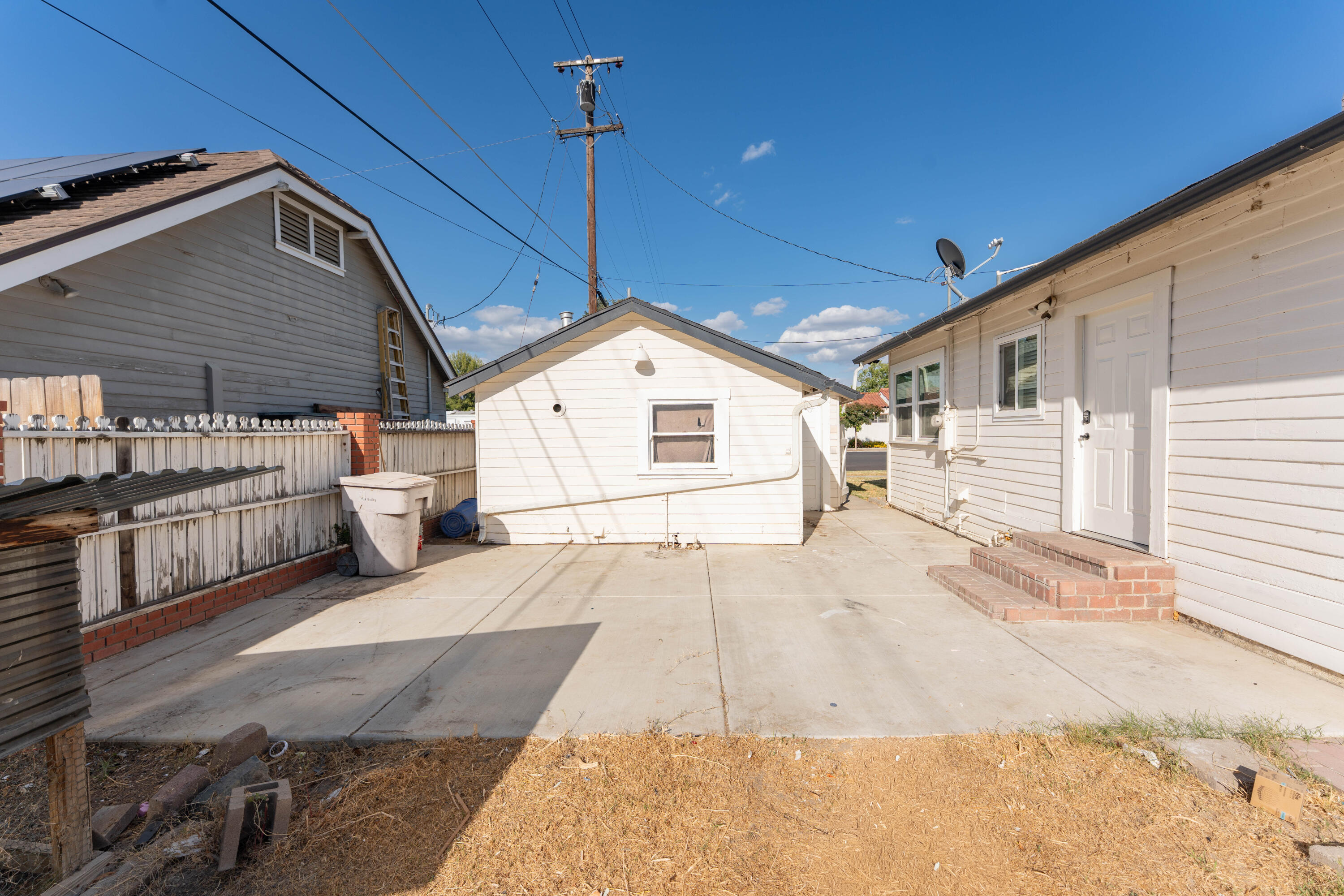 504 W Bush St, Lemoore, CA 93245