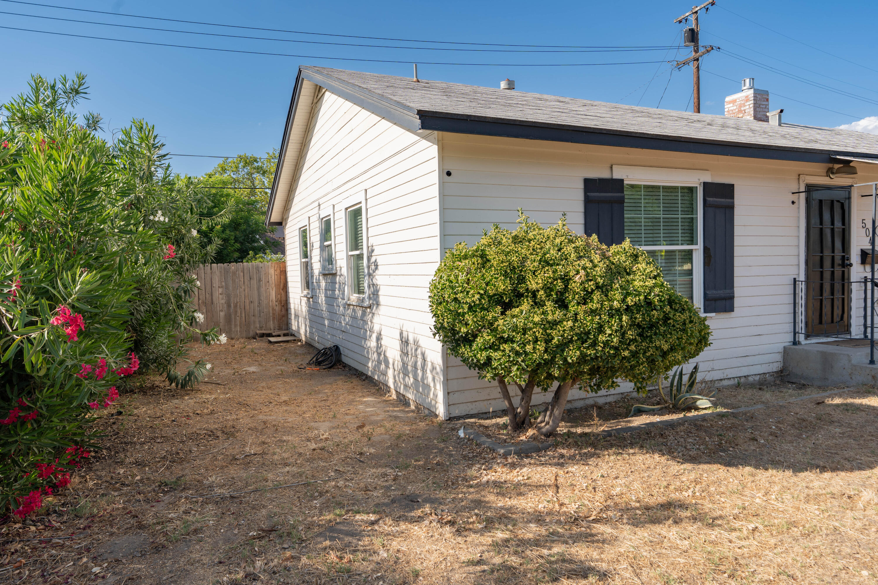 504 W Bush St, Lemoore, CA 93245