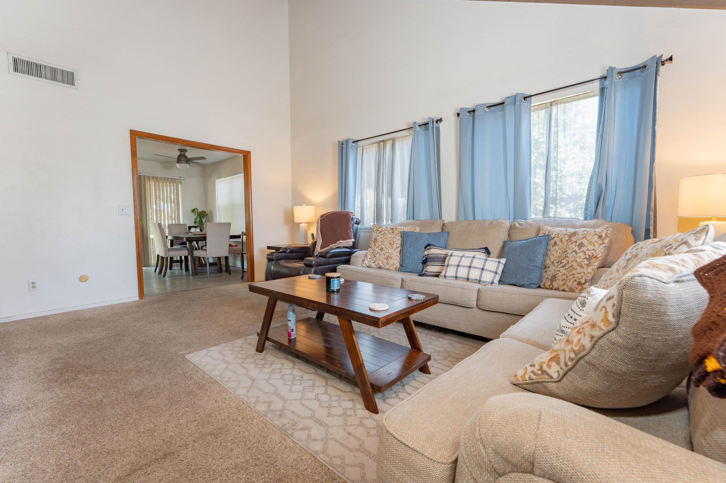 839 W Arlen Ct, Visalia, CA 93277