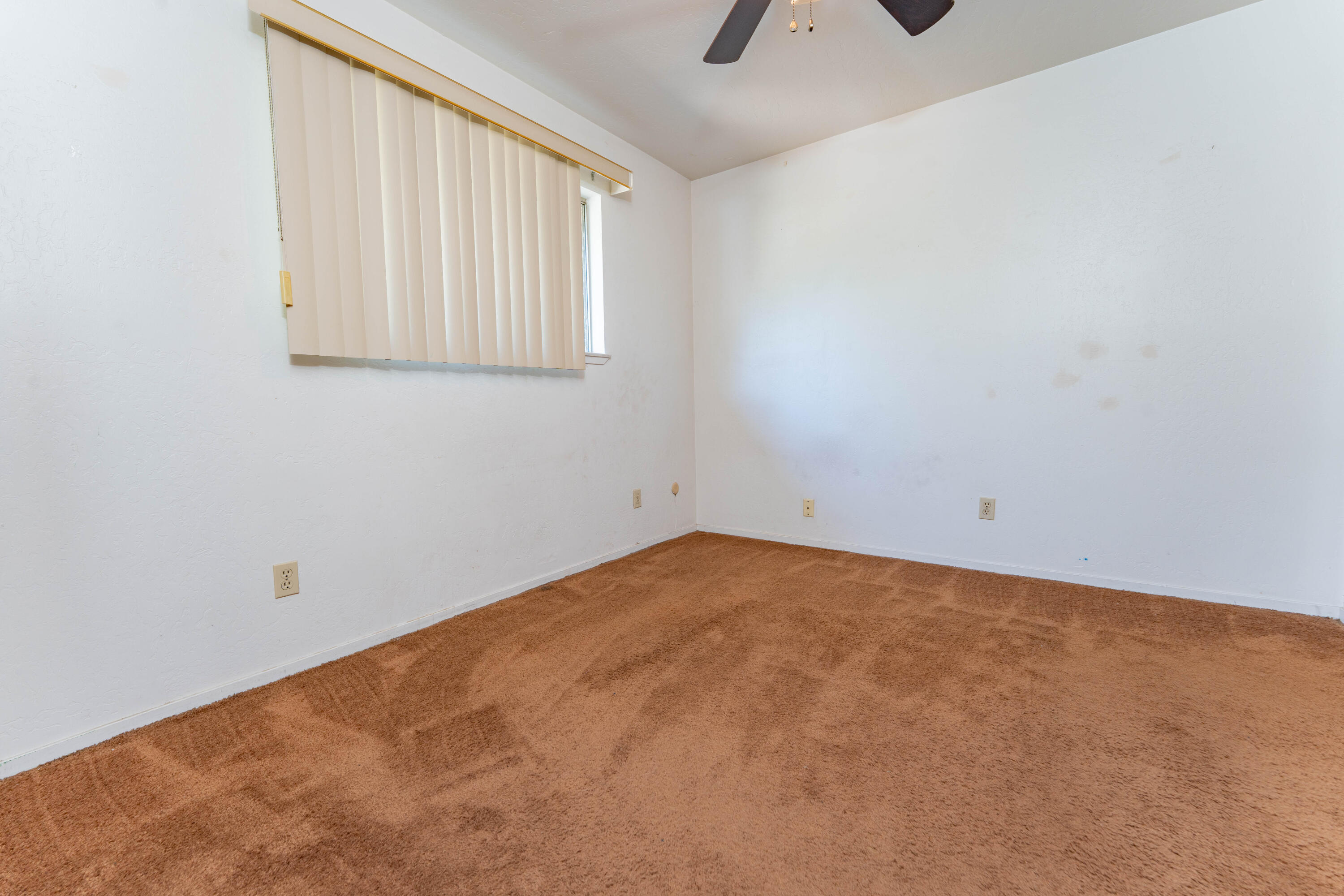 839 W Arlen Ct, Visalia, CA 93277
