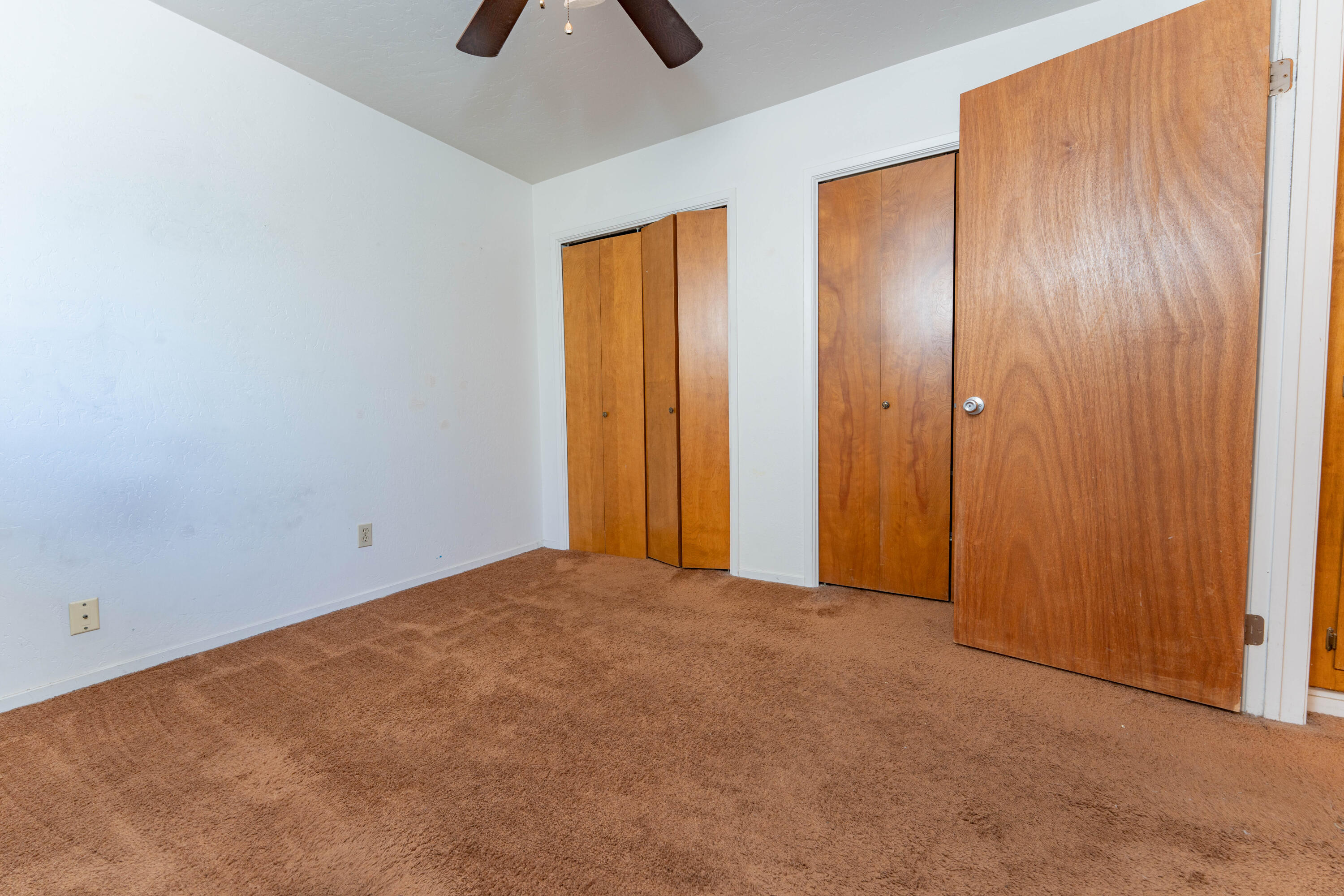 839 W Arlen Ct, Visalia, CA 93277