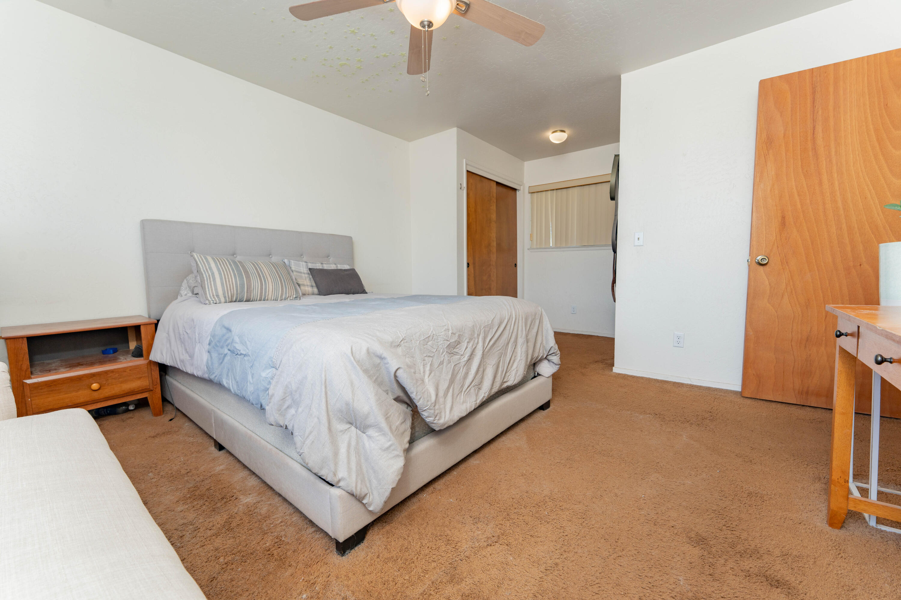 839 W Arlen Ct, Visalia, CA 93277