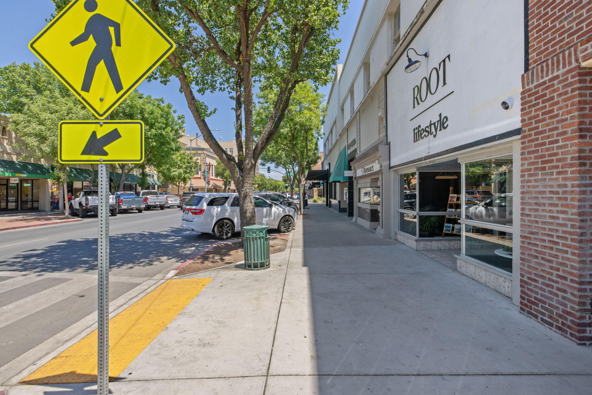 101-111 W Main St, Visalia, CA 93291