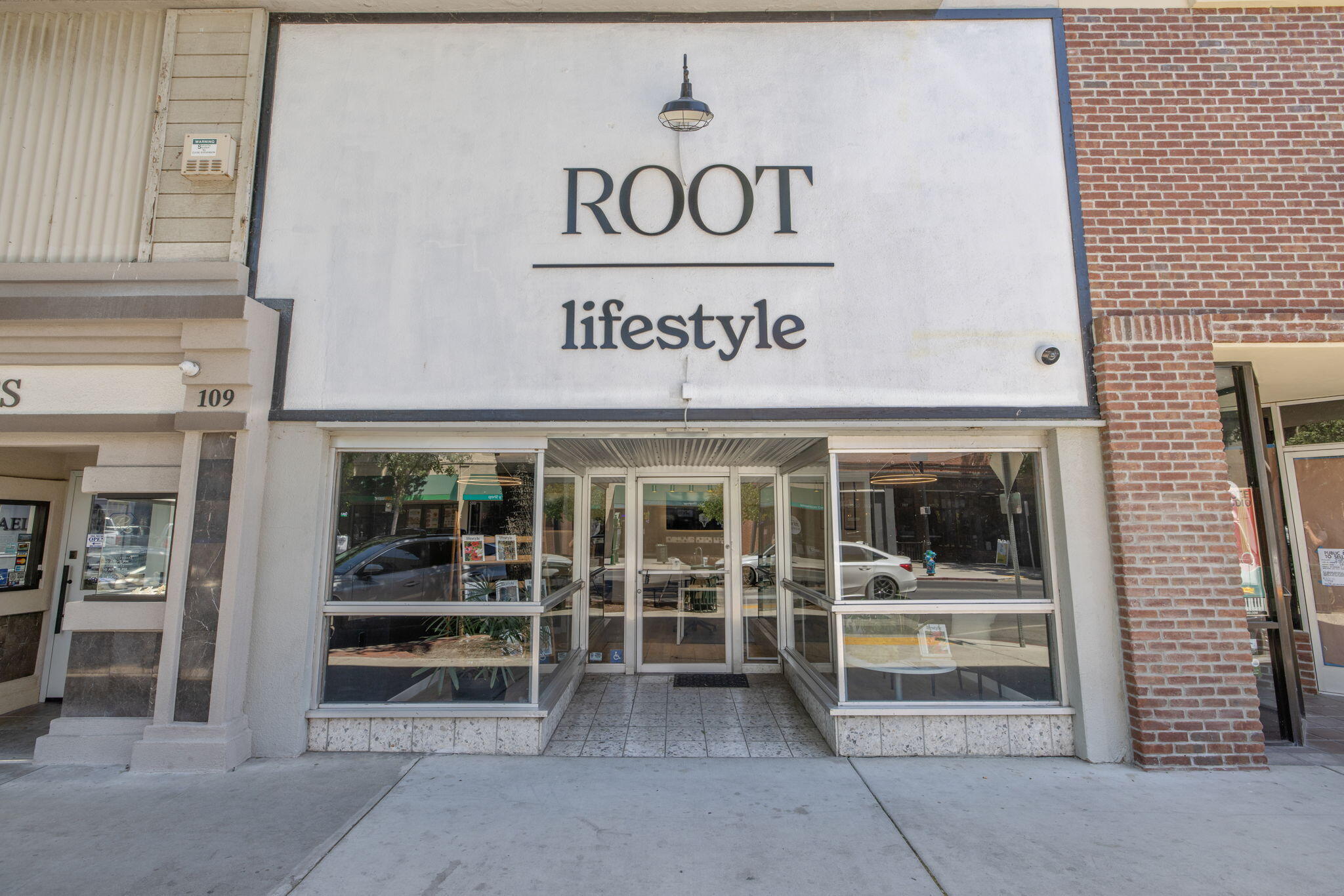 101-111 W Main St, Visalia, CA 93291