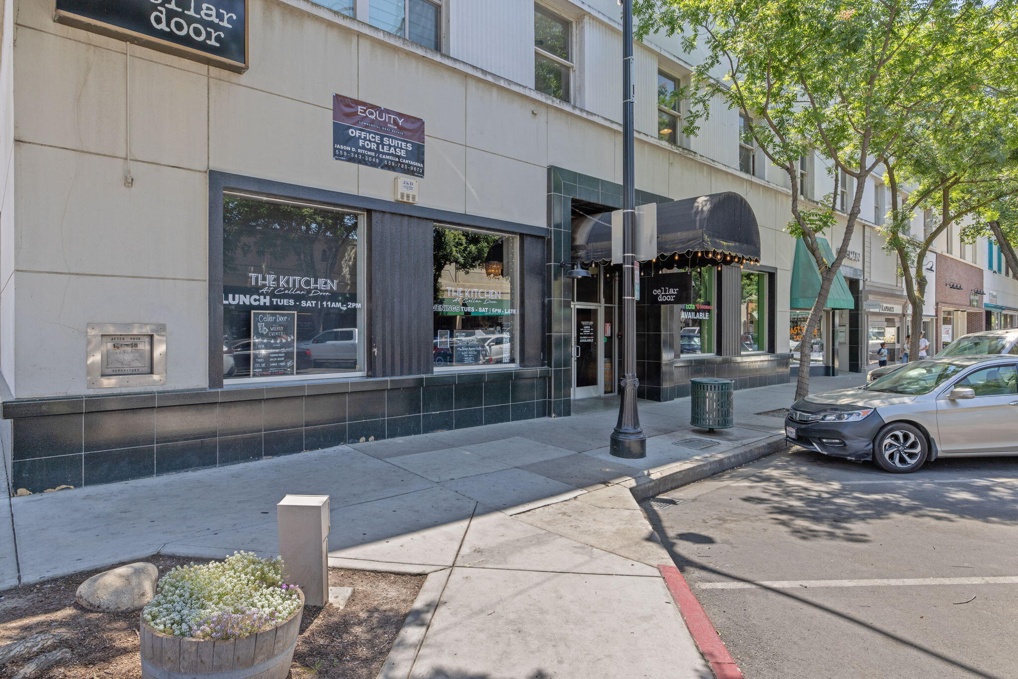 101-111 W Main St, Visalia, CA 93291