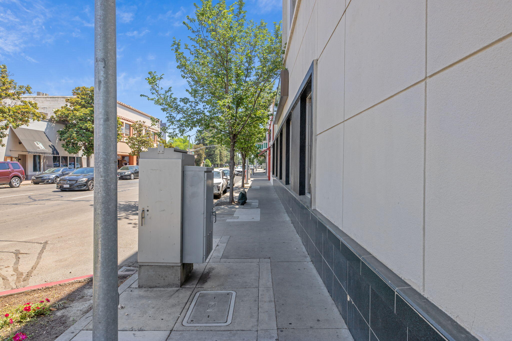 101-111 W Main St, Visalia, CA 93291