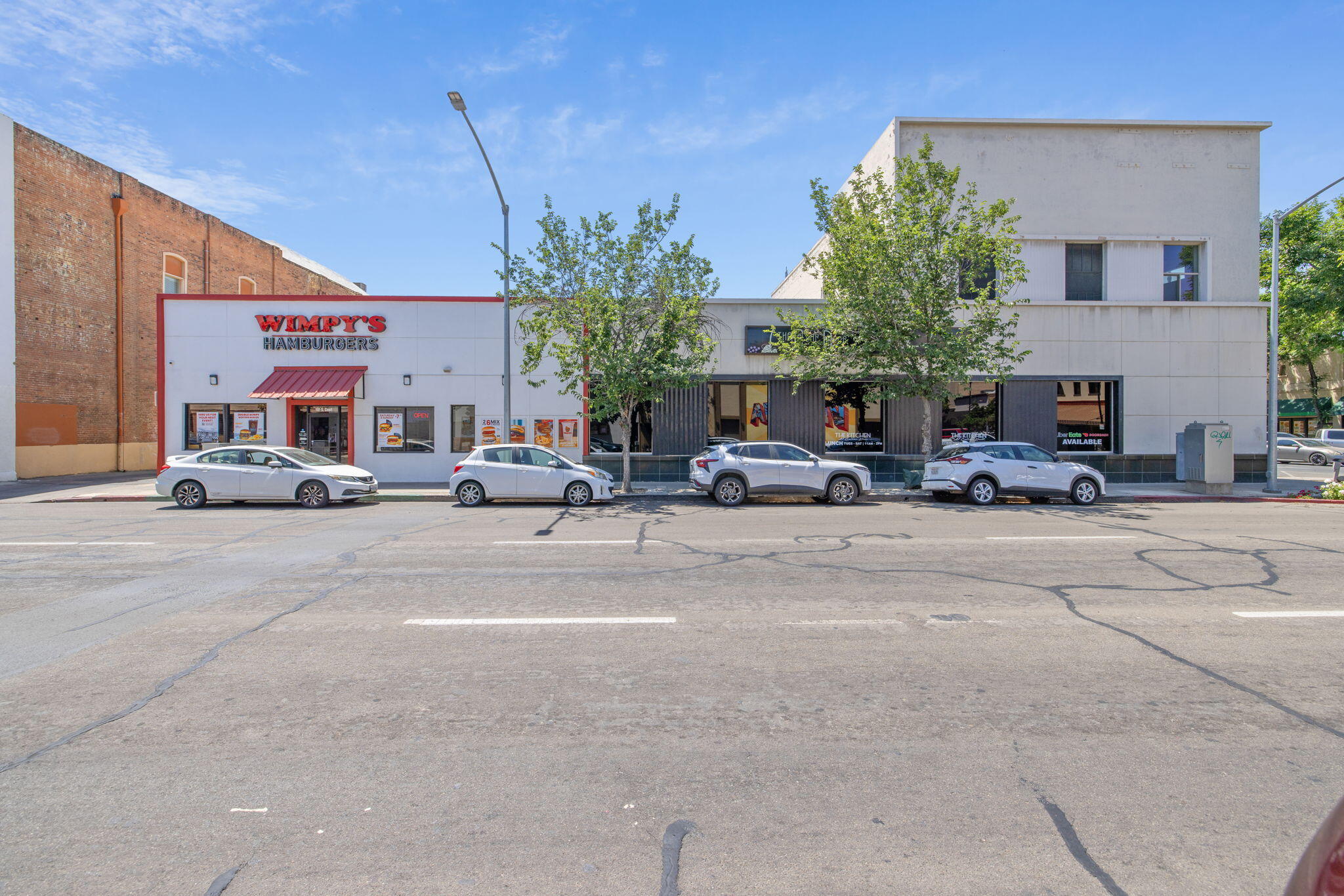 101-111 W Main St, Visalia, CA 93291