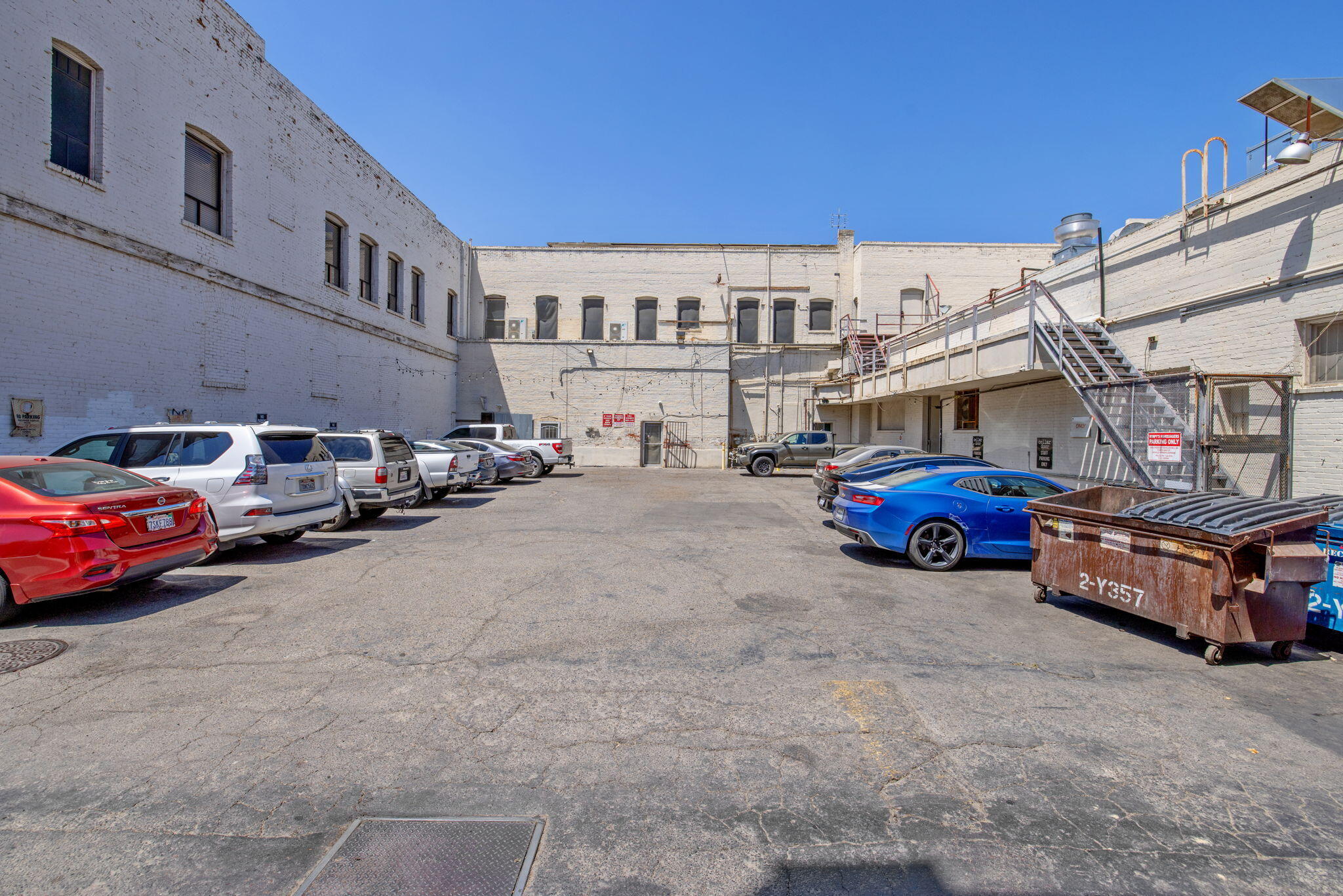 101-111 W Main St, Visalia, CA 93291