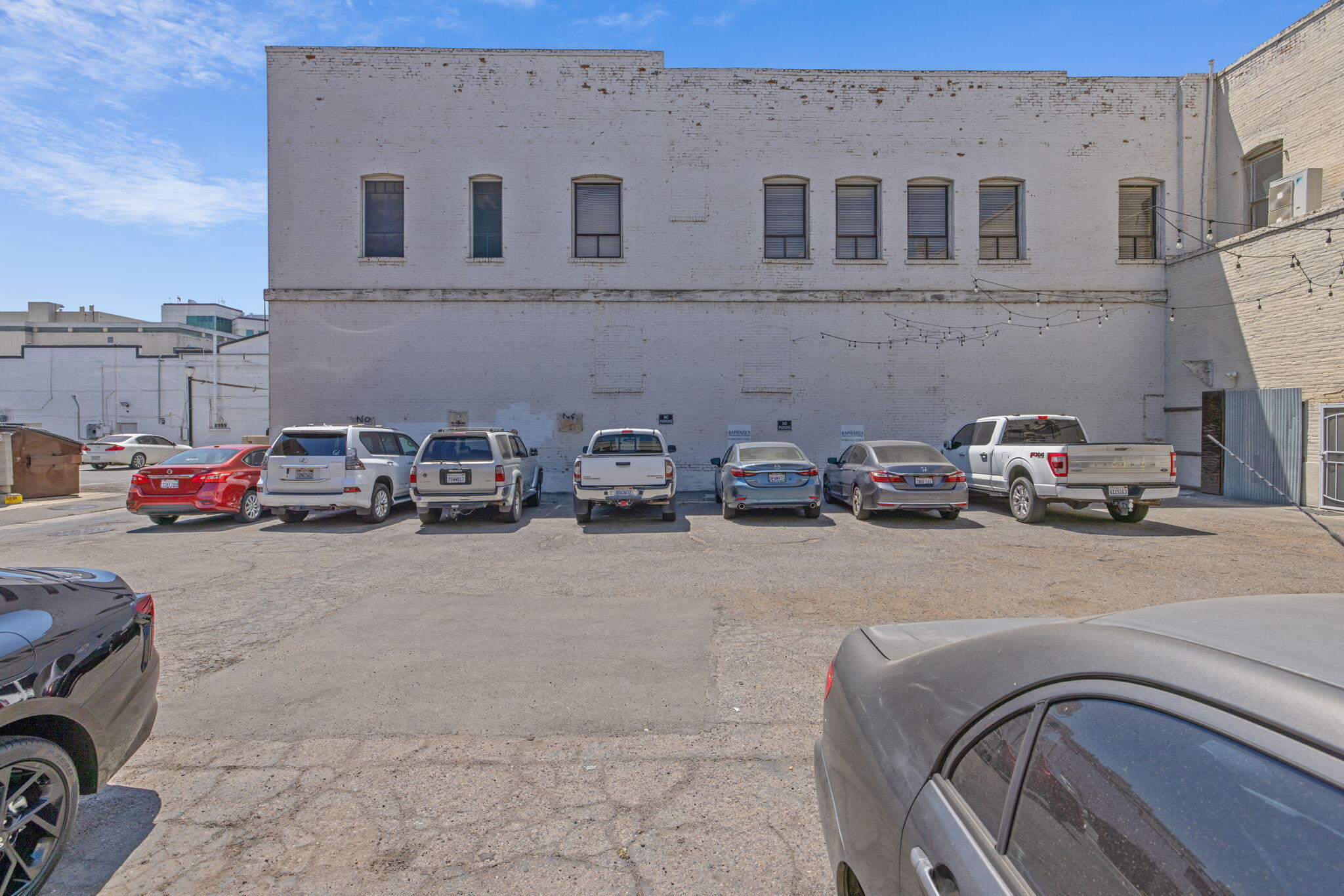 101-111 W Main St, Visalia, CA 93291