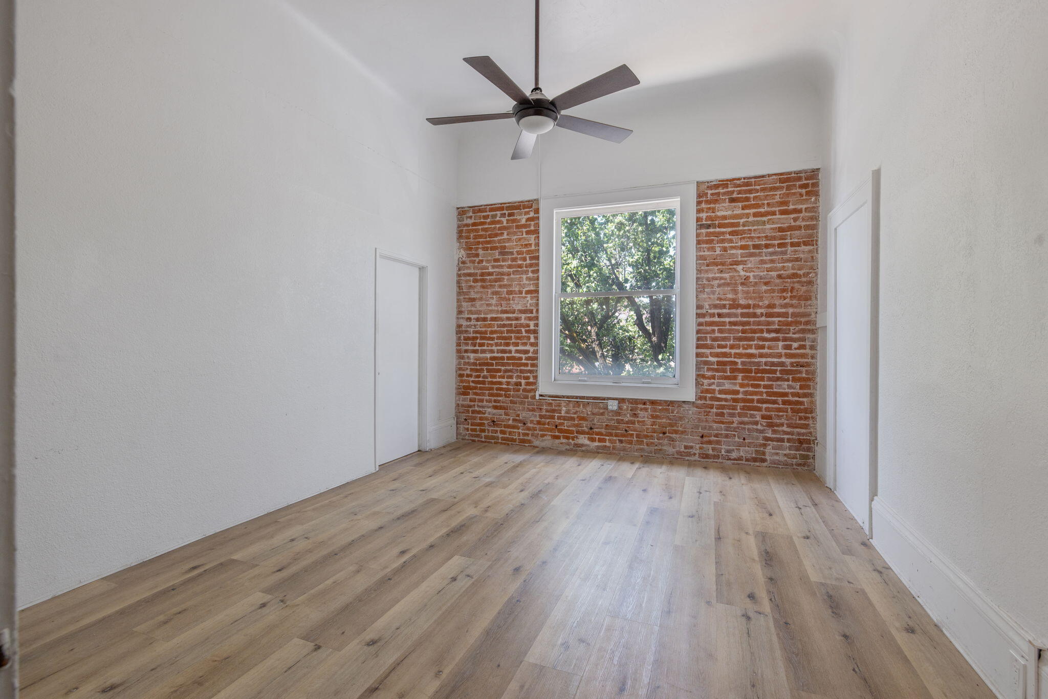101-111 W Main St, Visalia, CA 93291