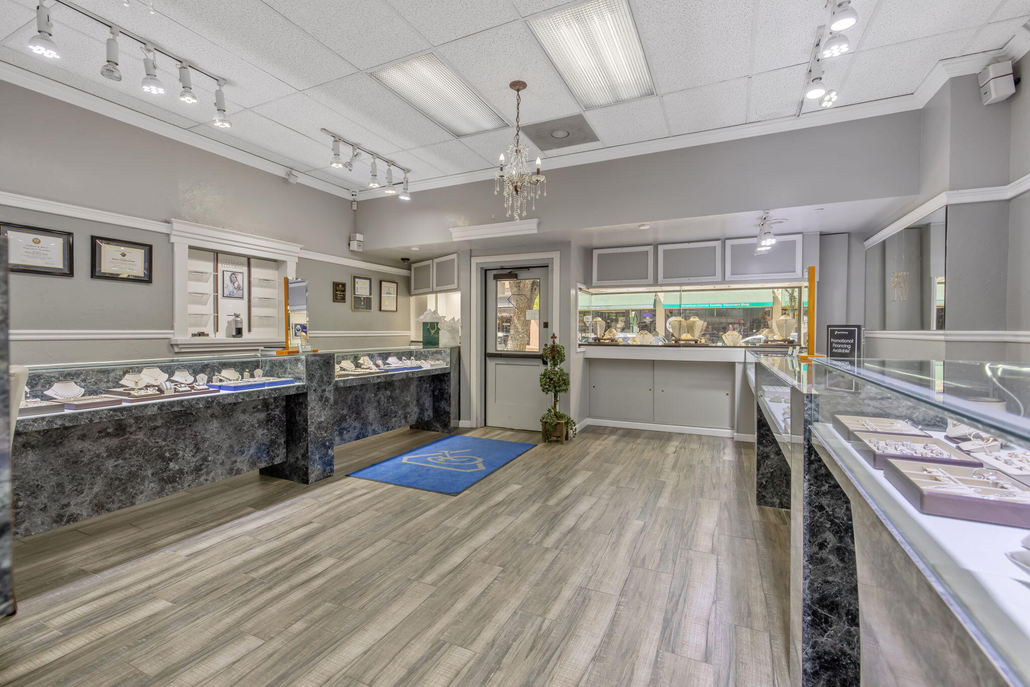 101-111 W Main St, Visalia, CA 93291