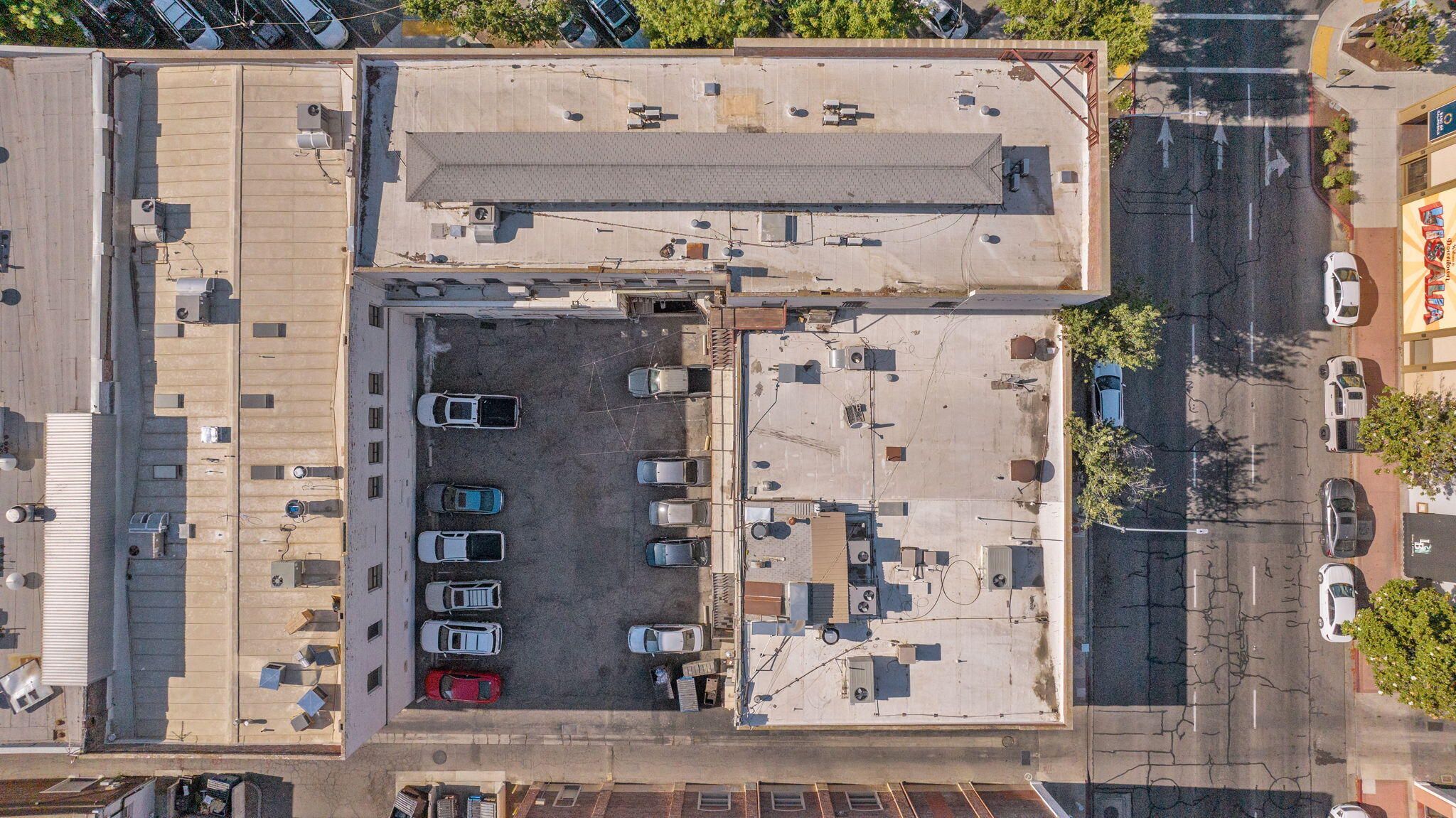 101-111 W Main St, Visalia, CA 93291