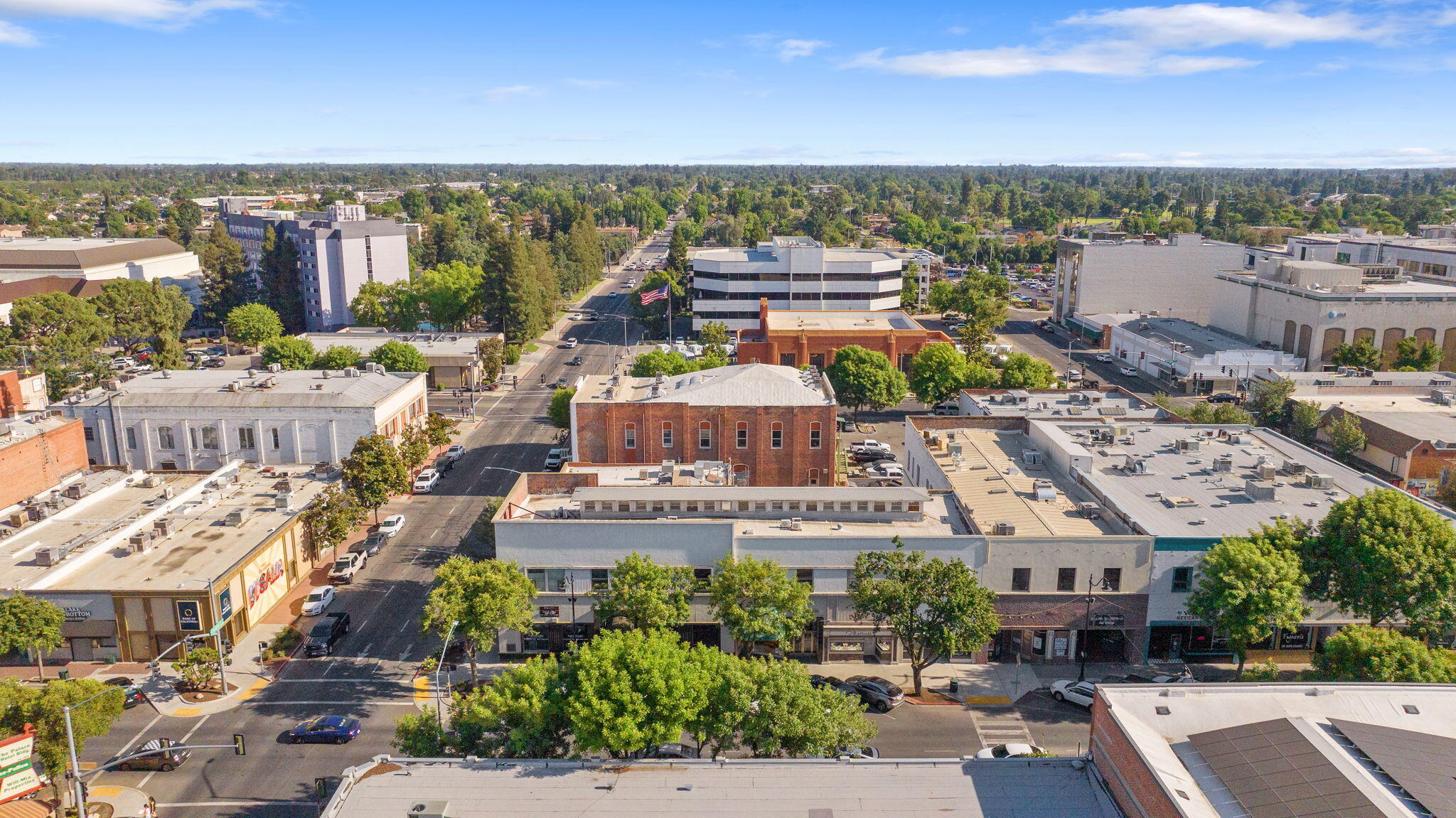 101-111 W Main St, Visalia, CA 93291