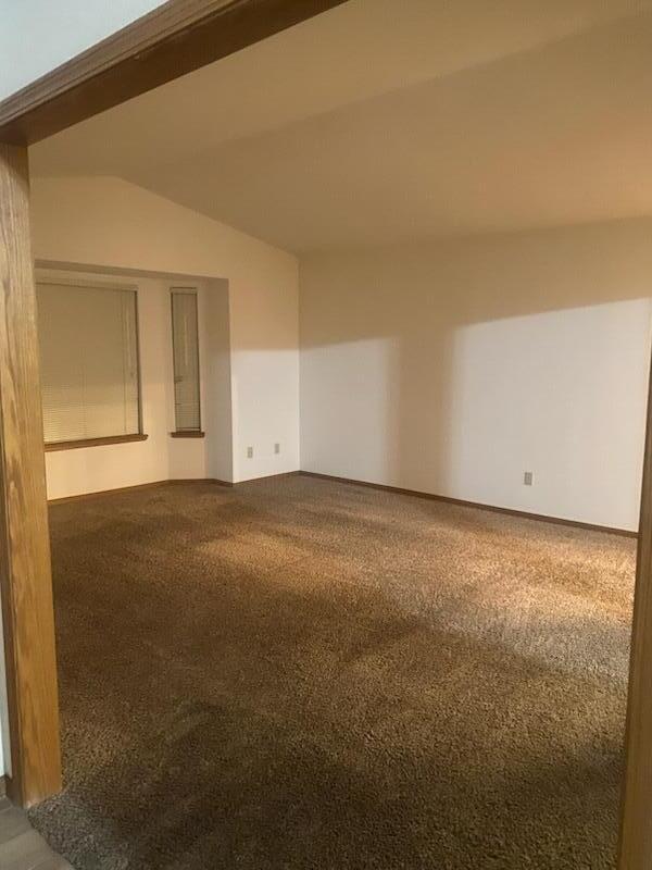 2417 Oakwood Ct, Hanford, CA 93230