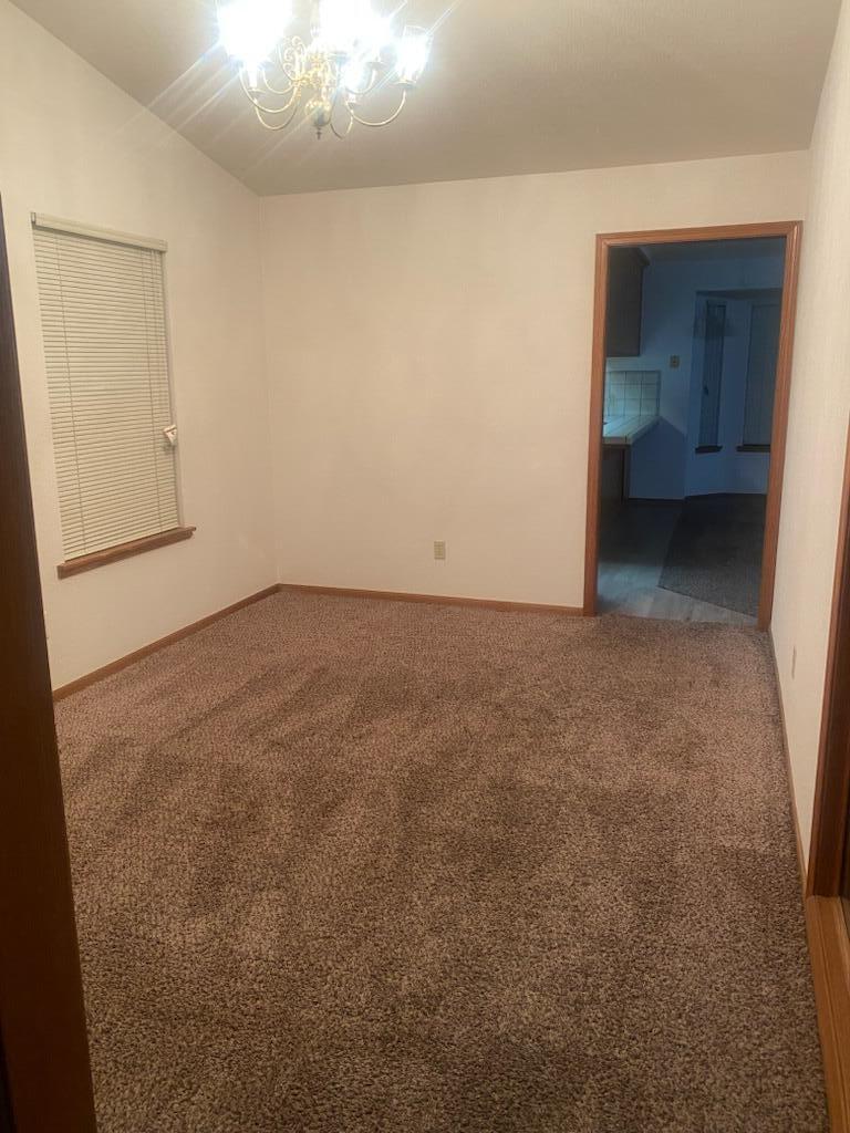 2417 Oakwood Ct, Hanford, CA 93230