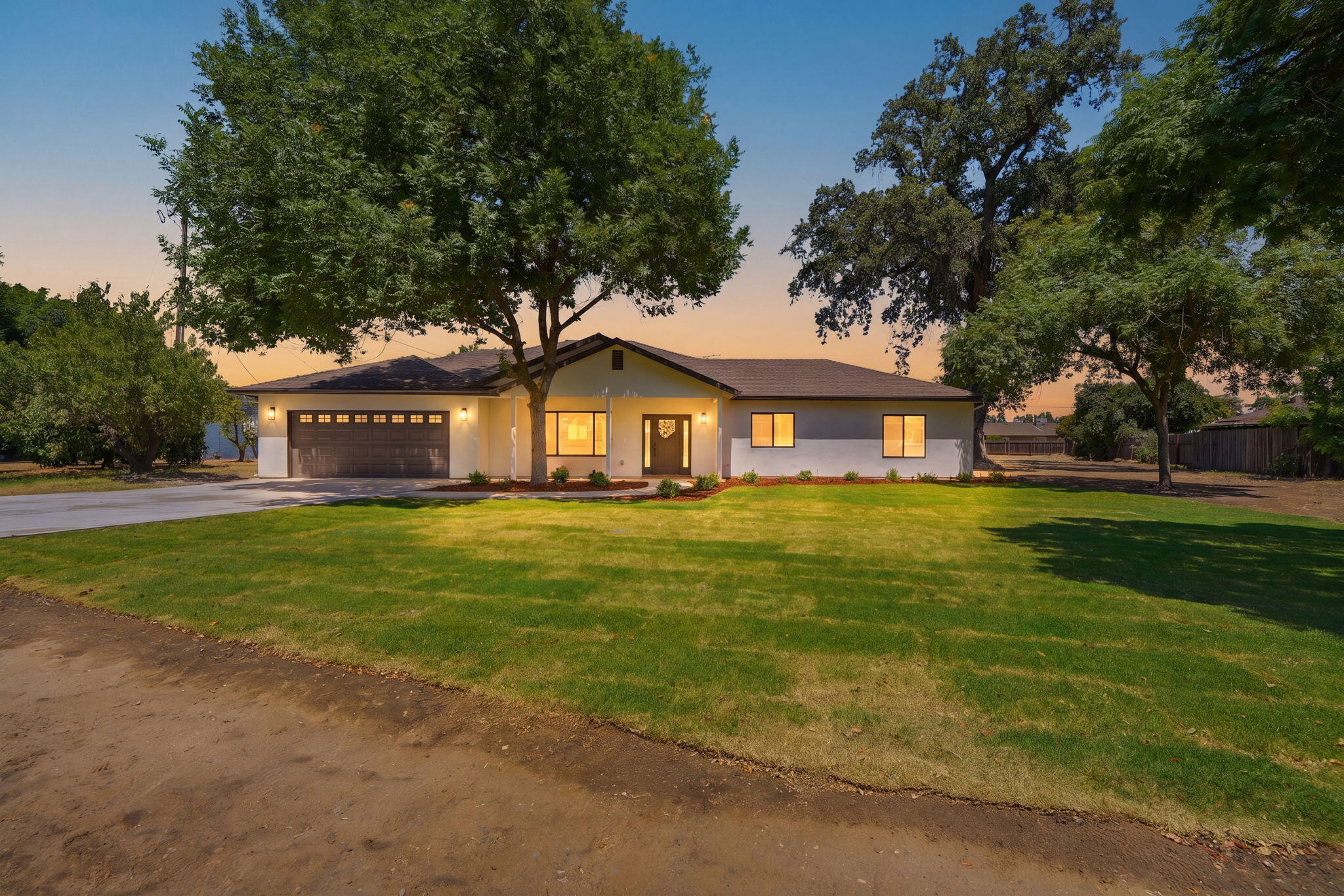 208 N N Linwood St, Visalia, CA 93291
