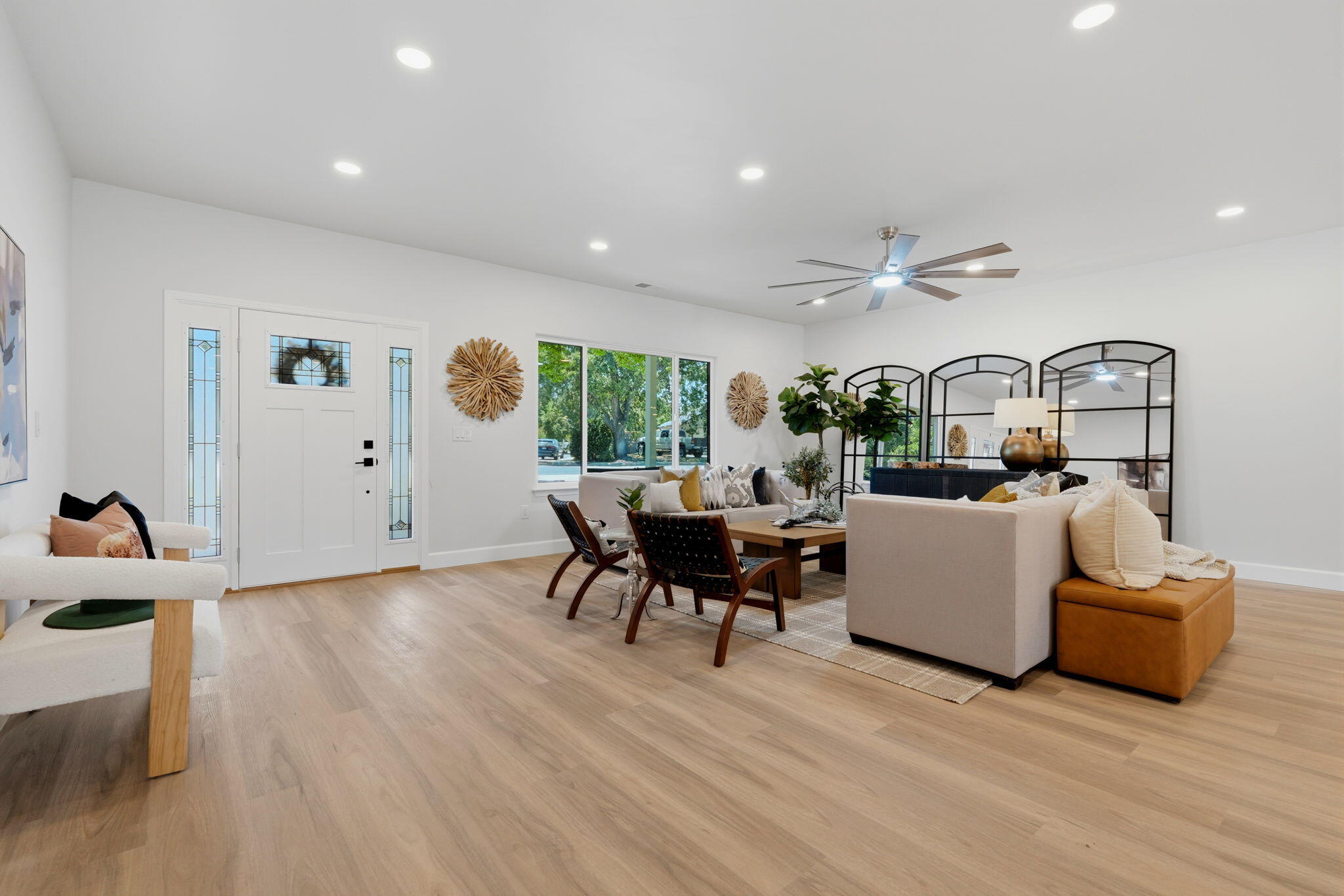 208 N N Linwood St, Visalia, CA 93291