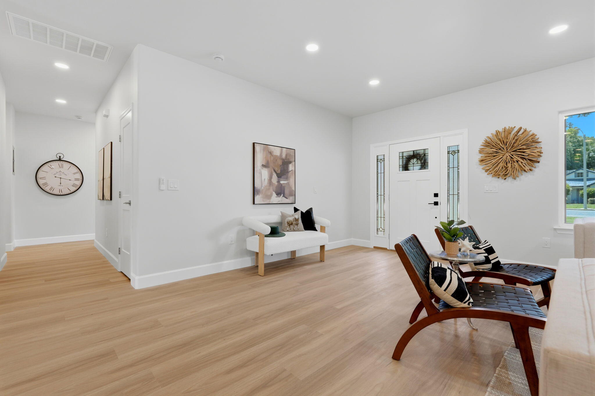 208 N N Linwood St, Visalia, CA 93291