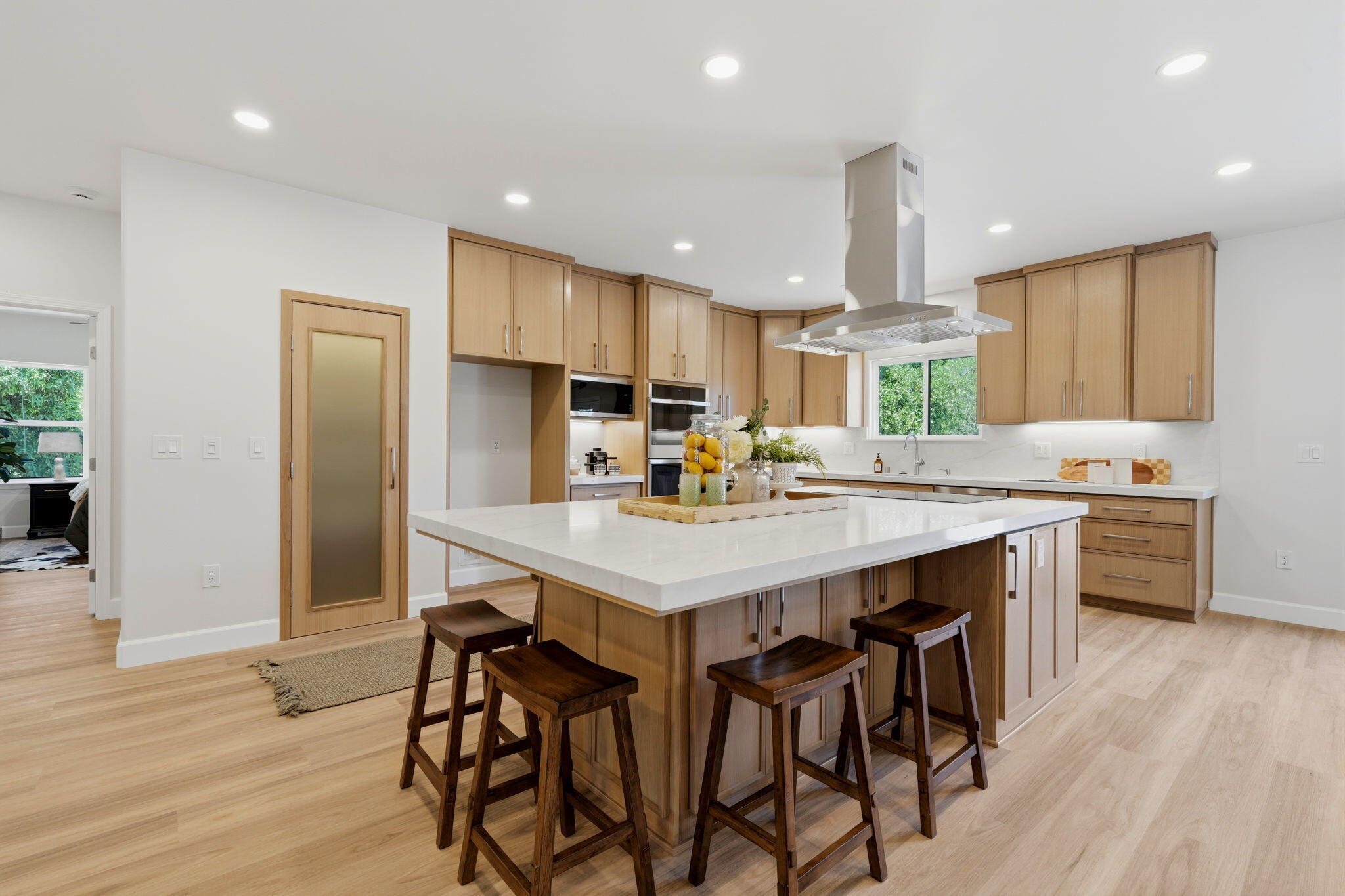 208 N N Linwood St, Visalia, CA 93291