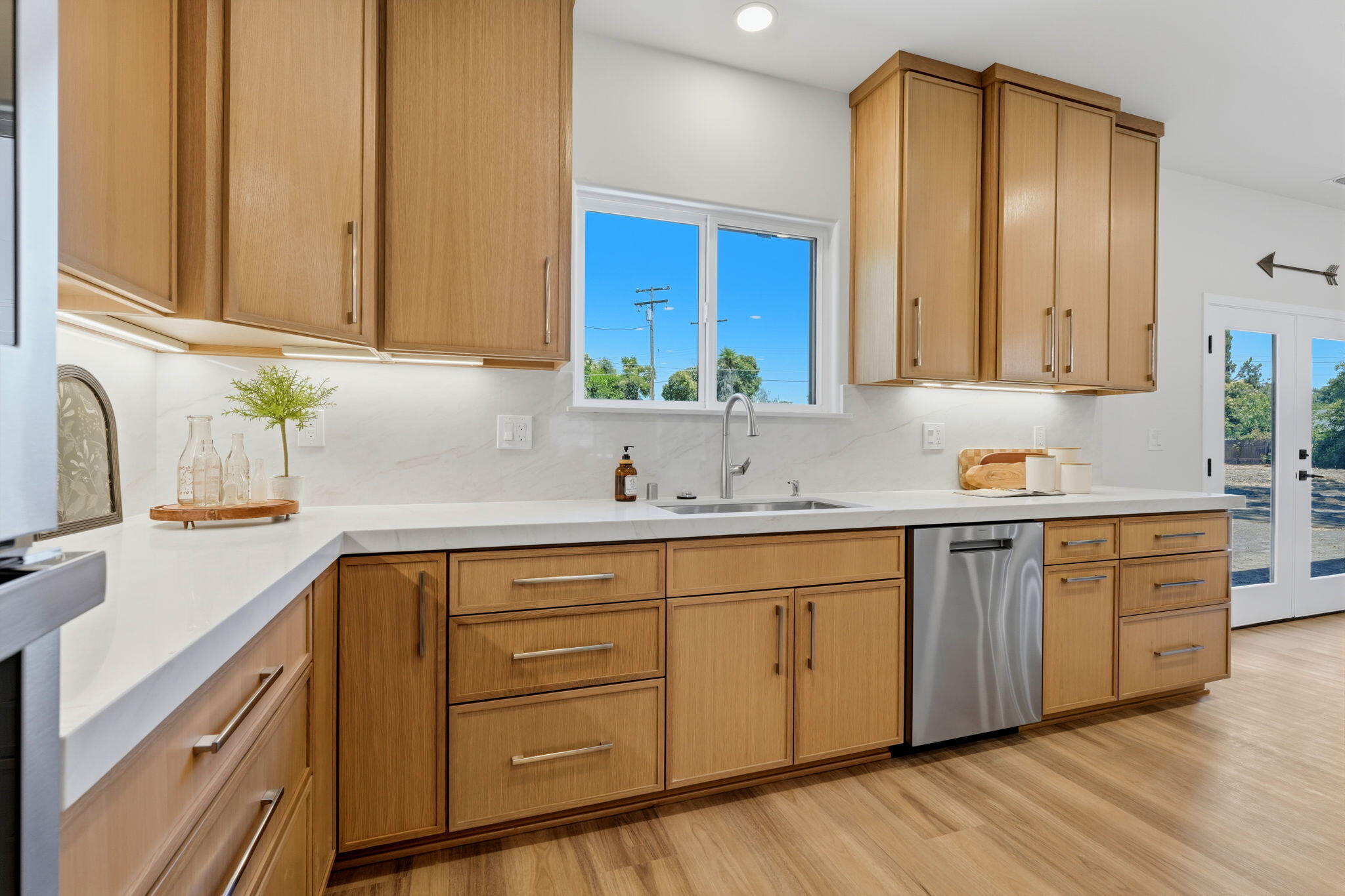 208 N N Linwood St, Visalia, CA 93291