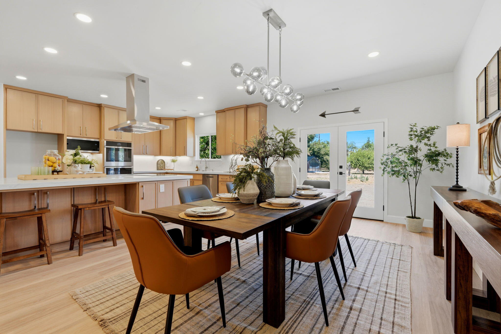 208 N N Linwood St, Visalia, CA 93291
