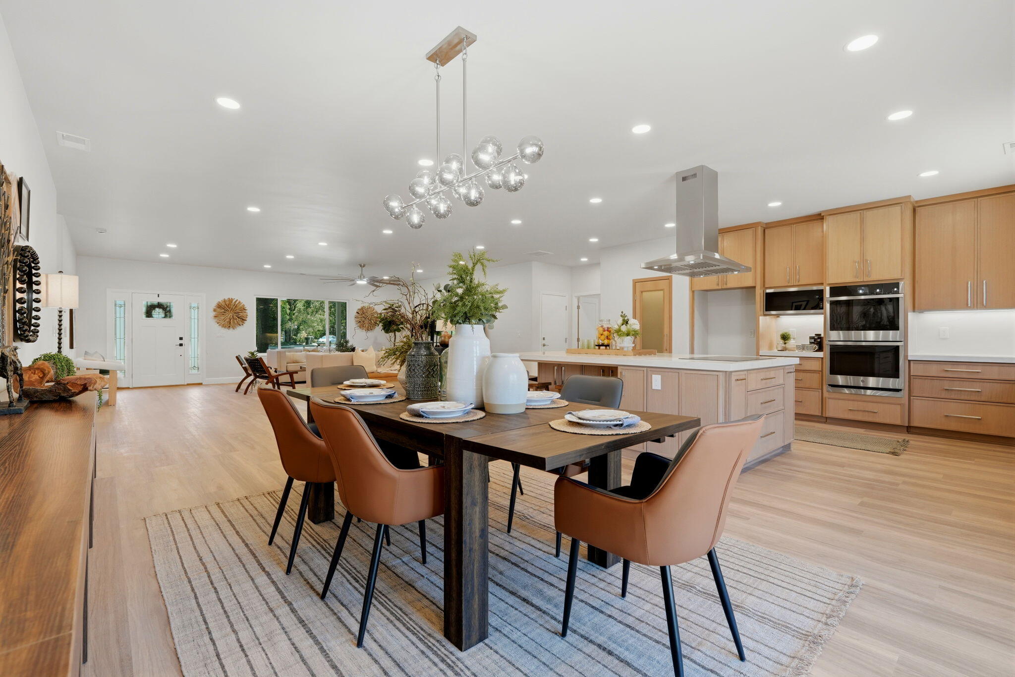 208 N N Linwood St, Visalia, CA 93291