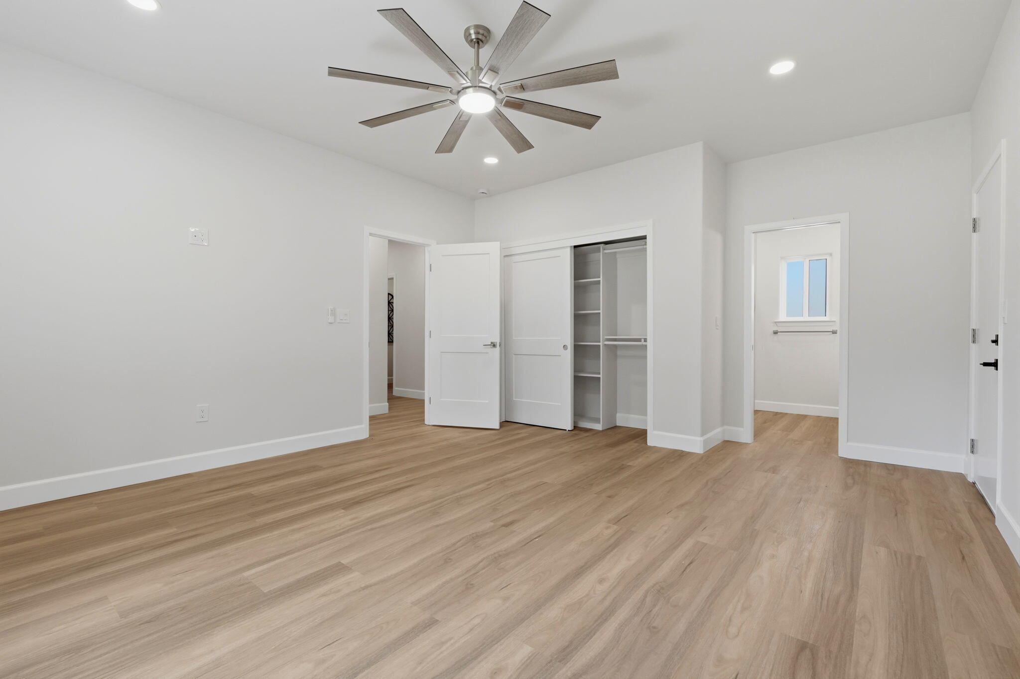 208 N N Linwood St, Visalia, CA 93291