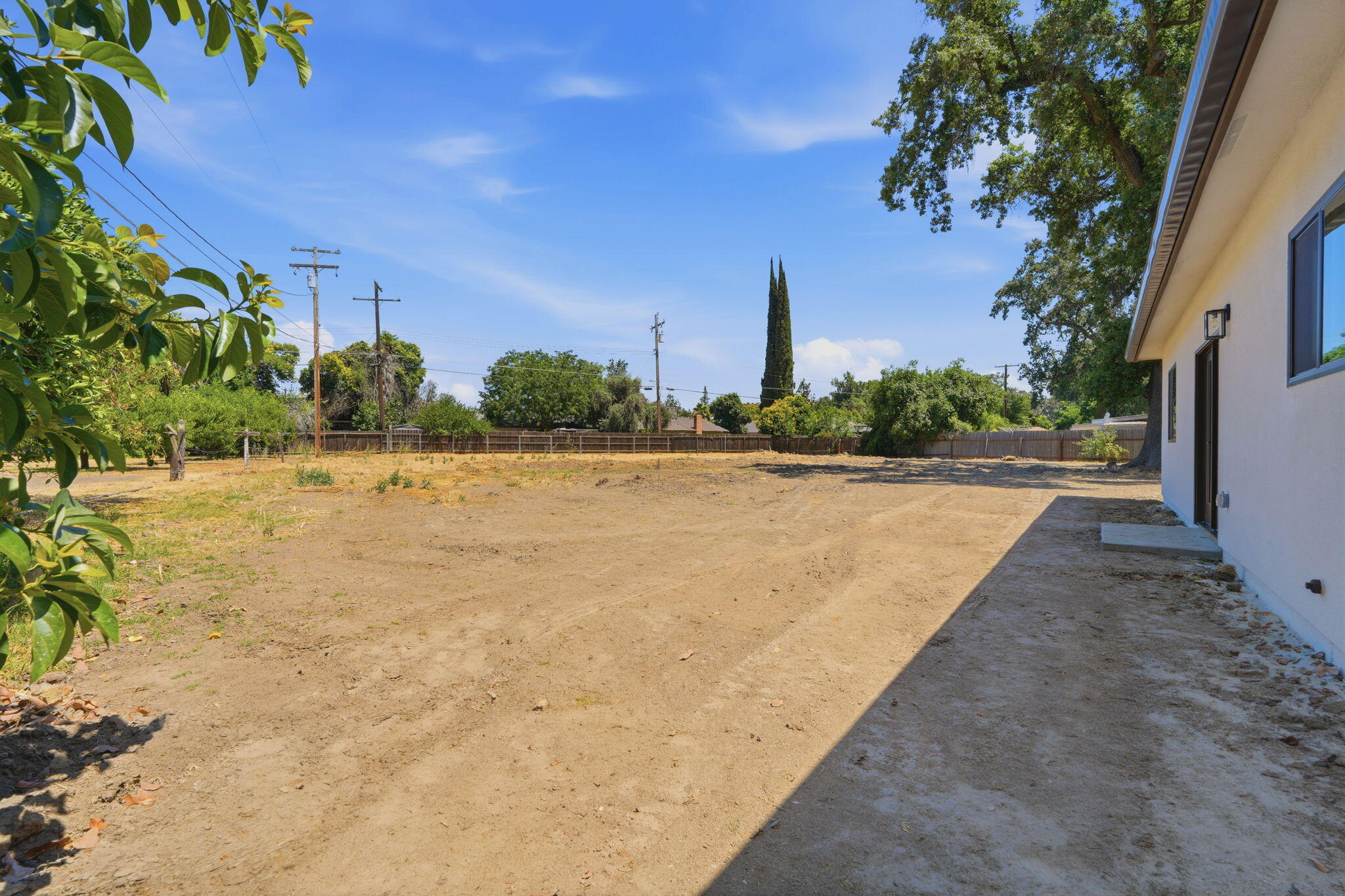 208 N N Linwood St, Visalia, CA 93291