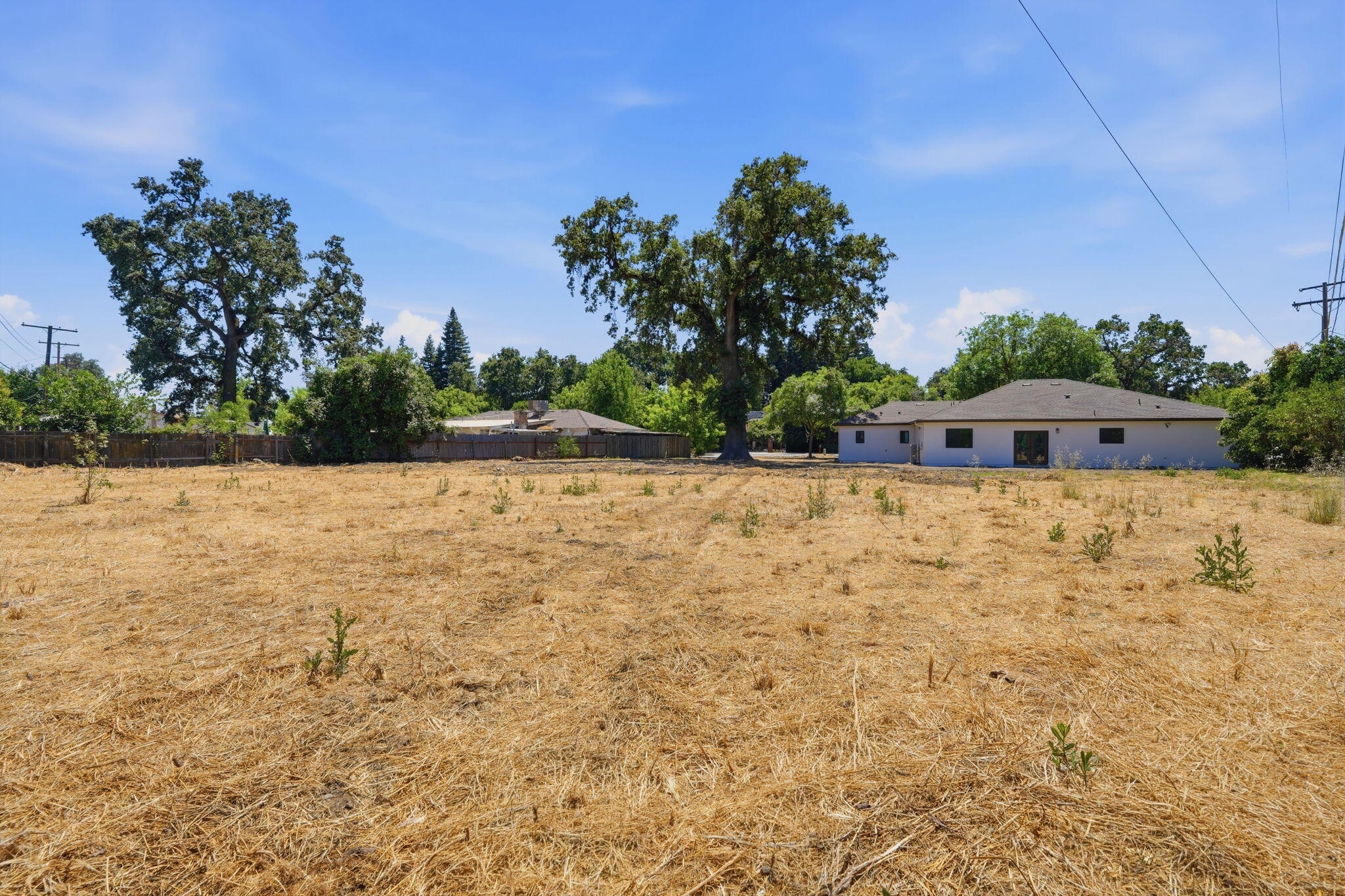 208 N N Linwood St, Visalia, CA 93291