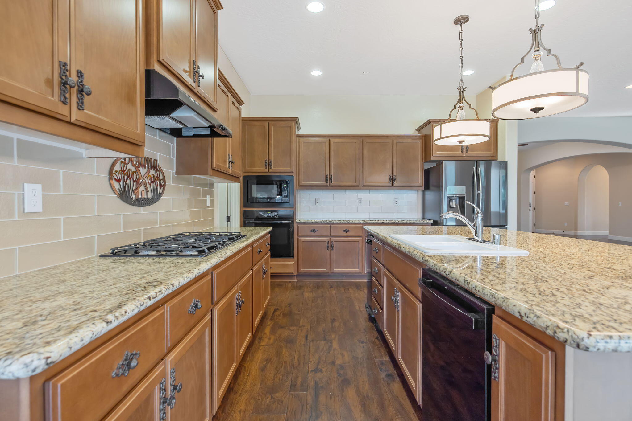 3072 Cape Canyon Ave, Tulare, CA 93274