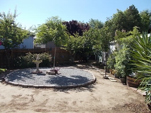 2400 W Midvalley Ave #J-01, Visalia, CA 93277