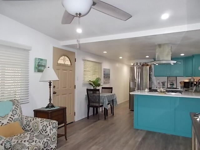 2400 W Midvalley Ave #J-01, Visalia, CA 93277