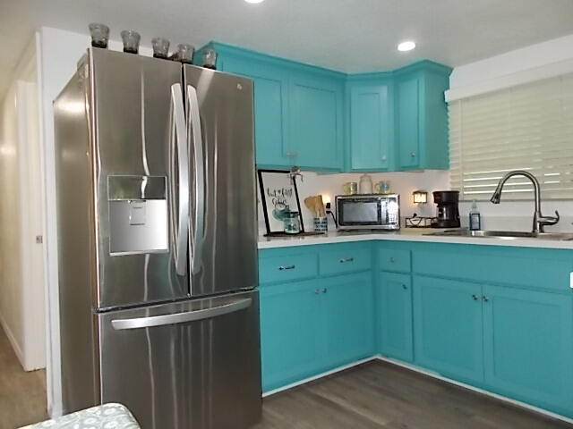 2400 W Midvalley Ave #J-01, Visalia, CA 93277