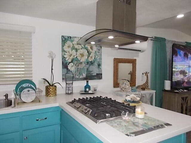 2400 W Midvalley Ave #J-01, Visalia, CA 93277
