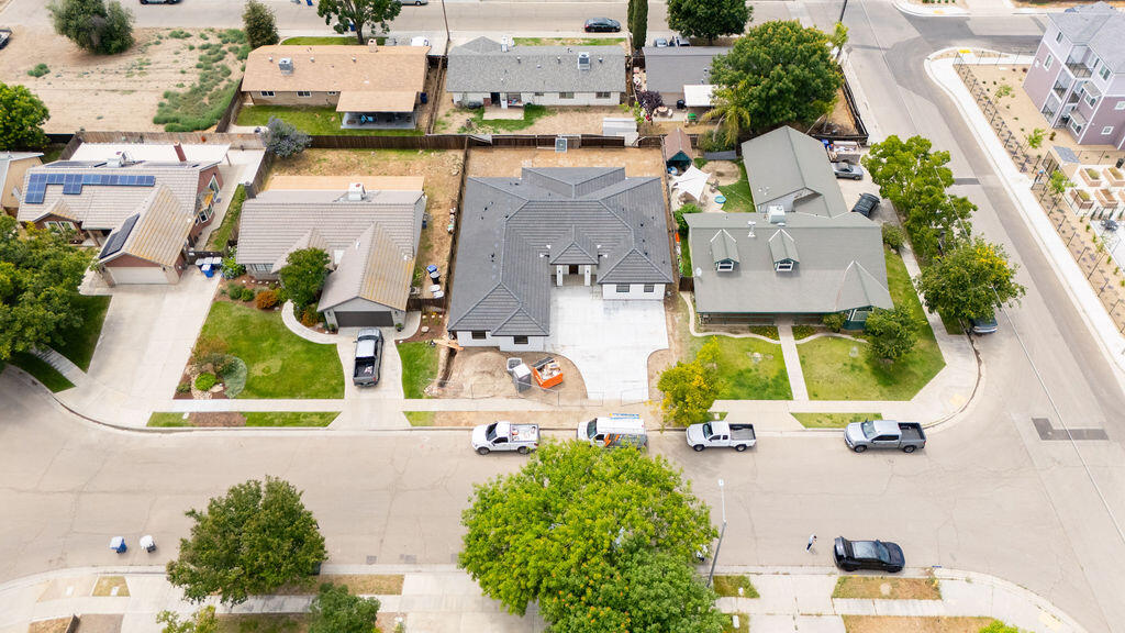 181 Grace Ct, Lemoore, CA 93245