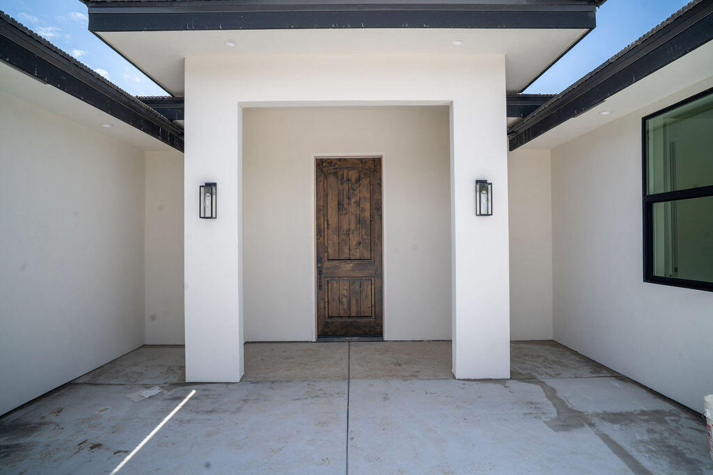 181 Grace Ct, Lemoore, CA 93245