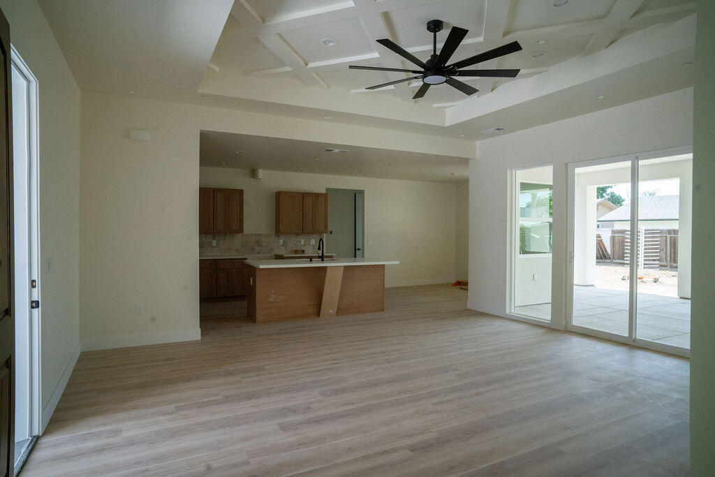181 Grace Ct, Lemoore, CA 93245