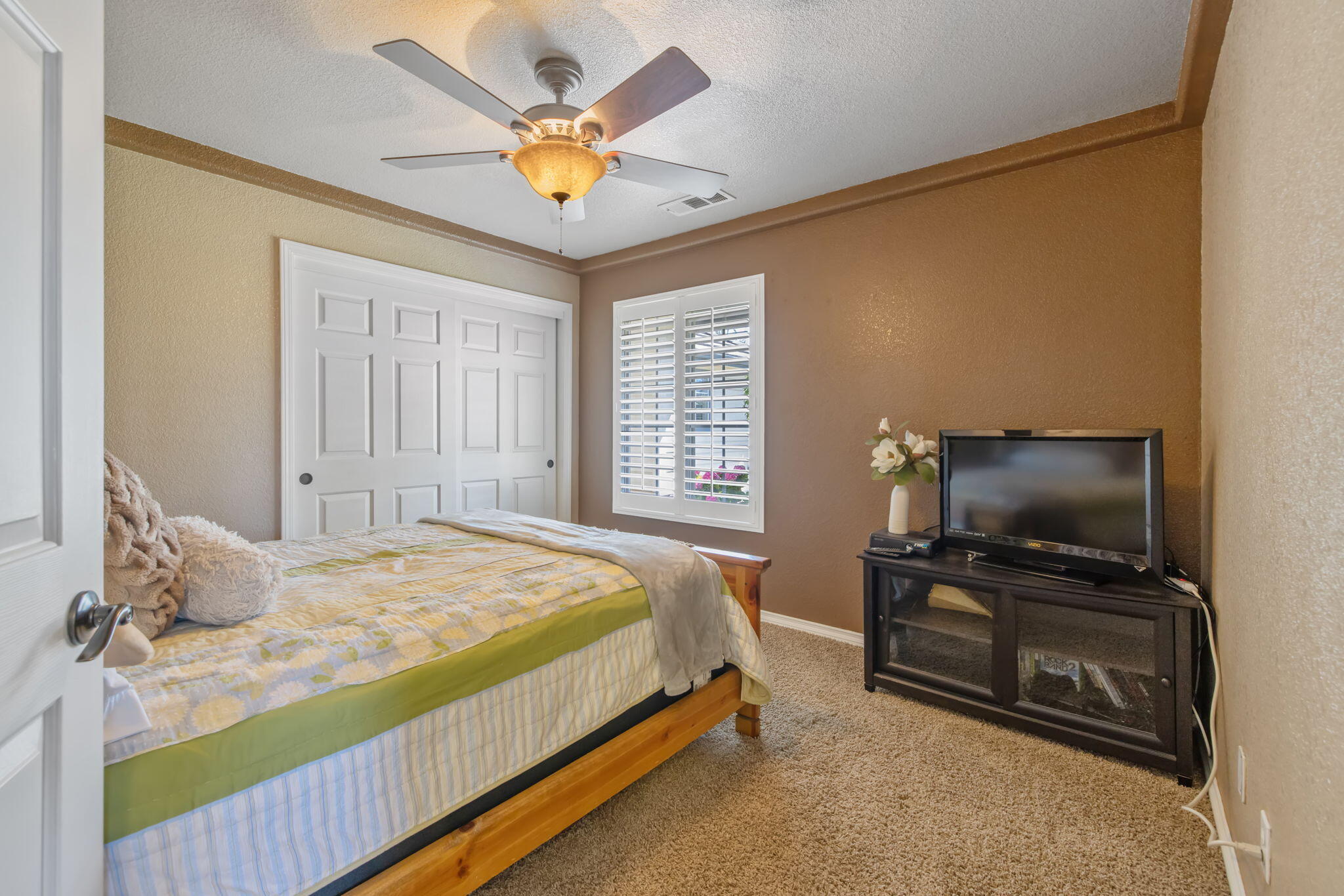 32065 Elbow Ct, Visalia, CA 93291