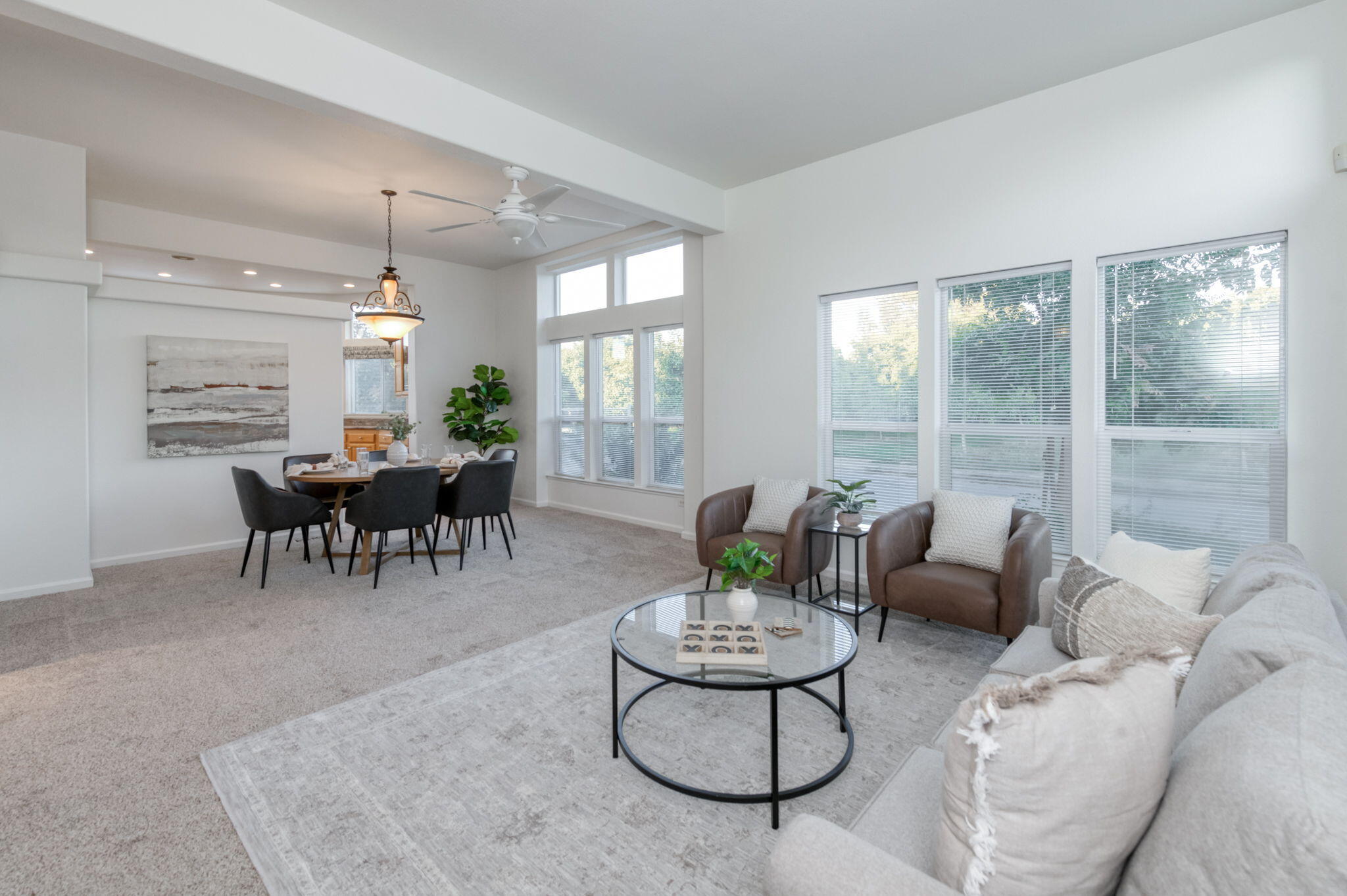 8646 Cairo Ave, Laton, CA 93242
