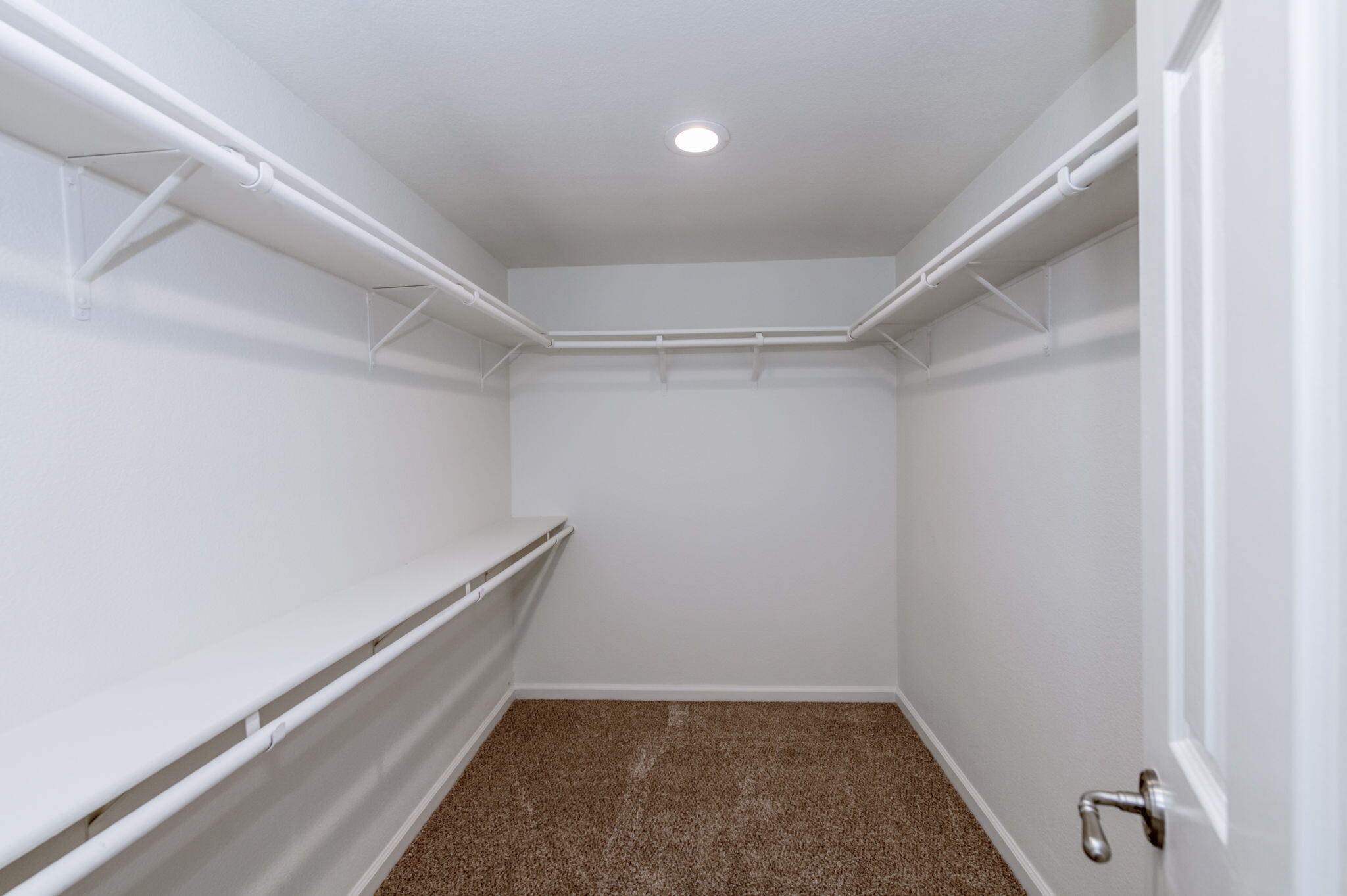 8646 Cairo Ave, Laton, CA 93242
