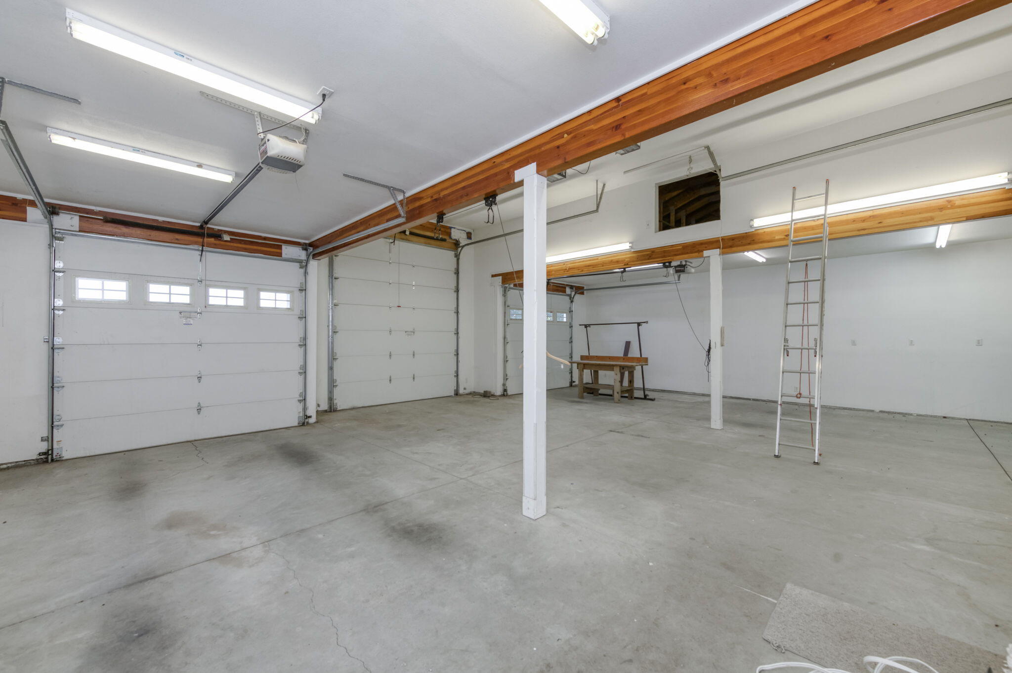 8646 Cairo Ave, Laton, CA 93242