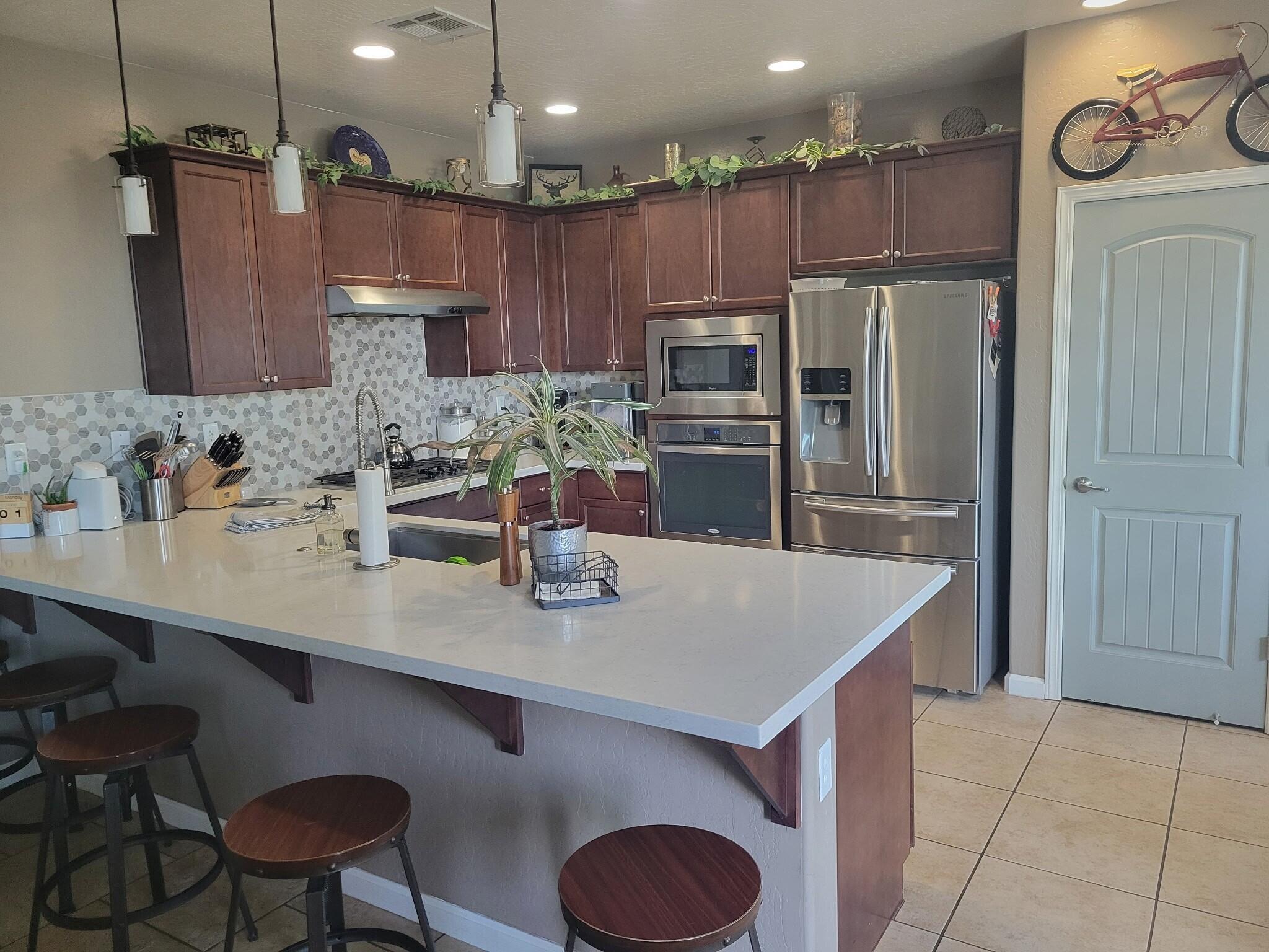 6240 W Lark Ave, Visalia, CA 93291