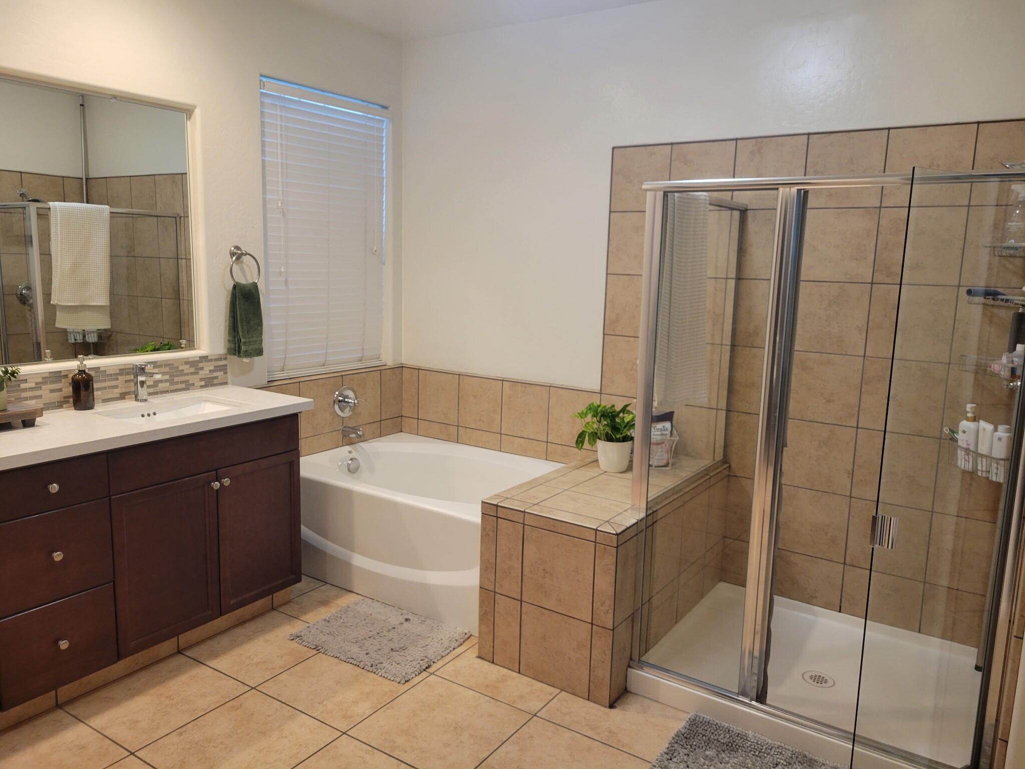 6240 W Lark Ave, Visalia, CA 93291